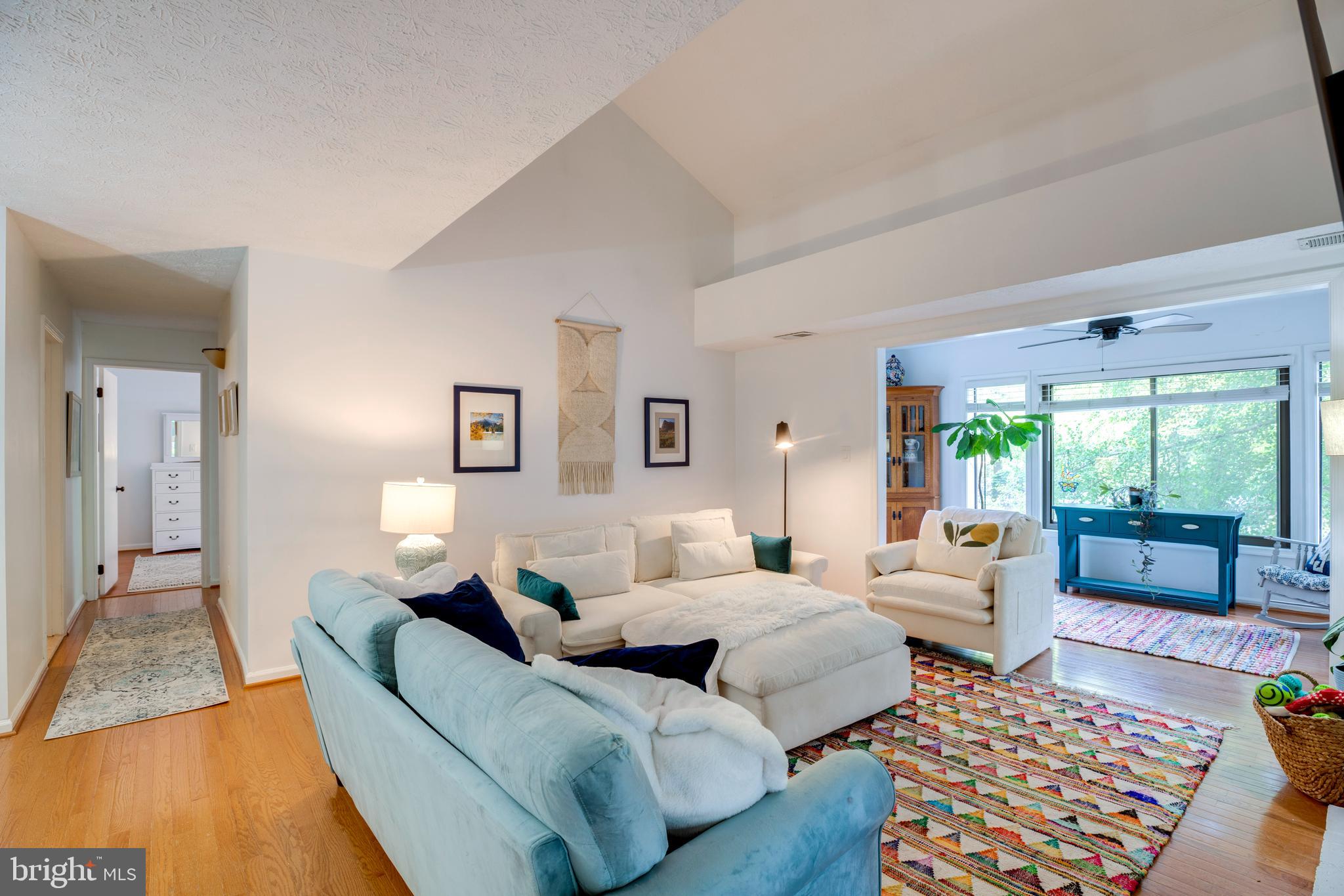 HUNTERS CROSSING - Residential