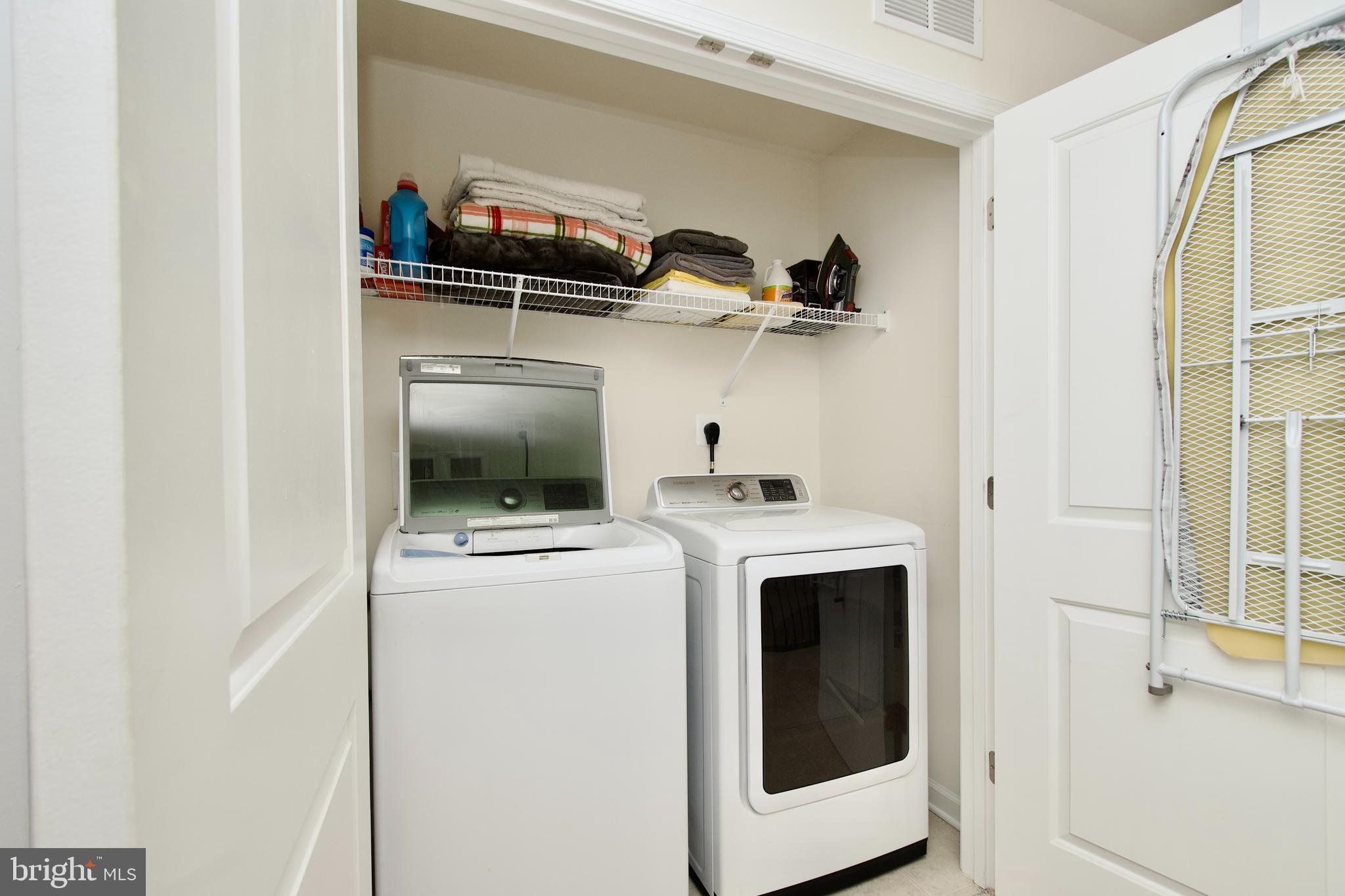 METRO POINTE - Residential