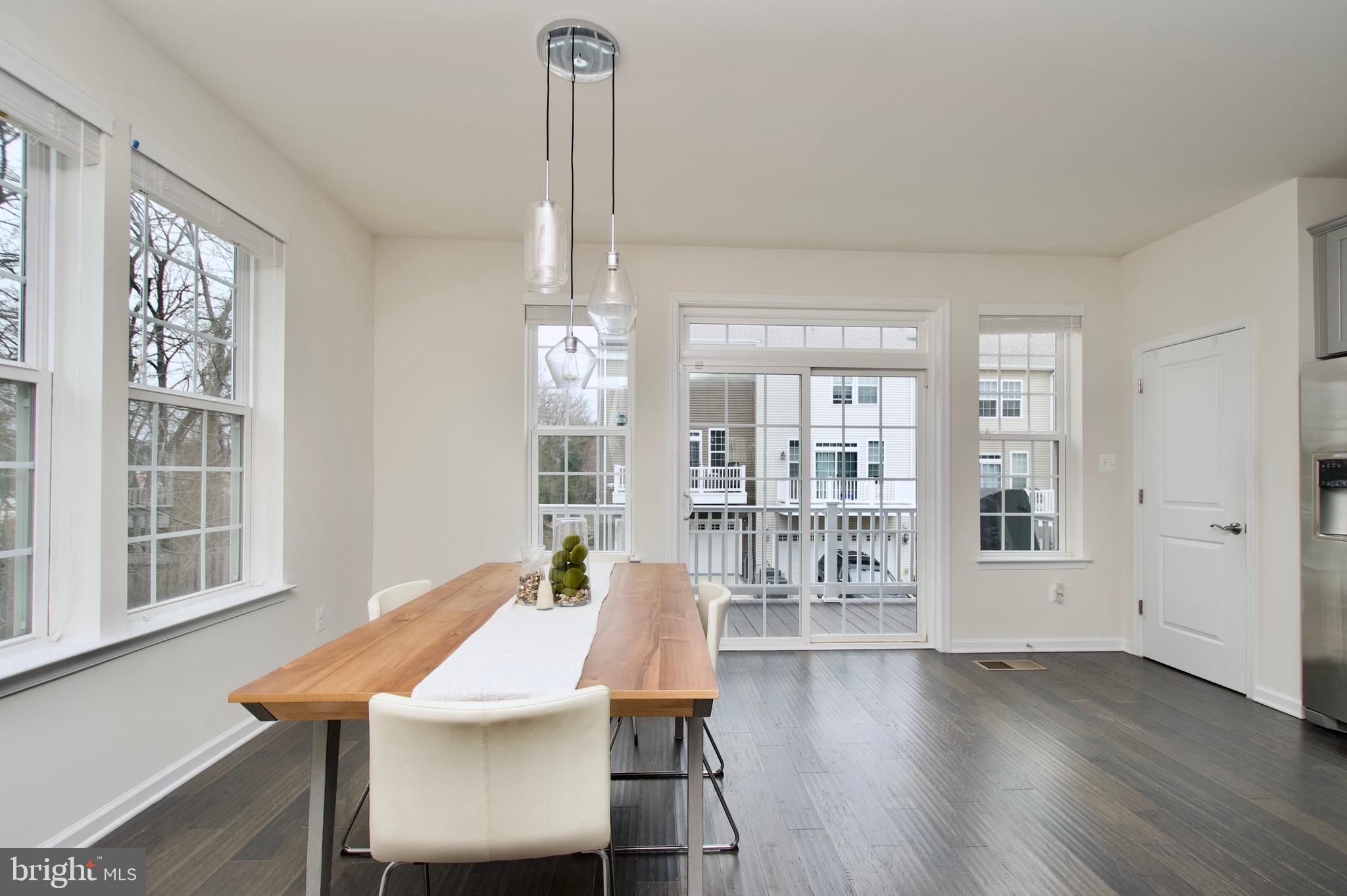 METRO POINTE - Residential