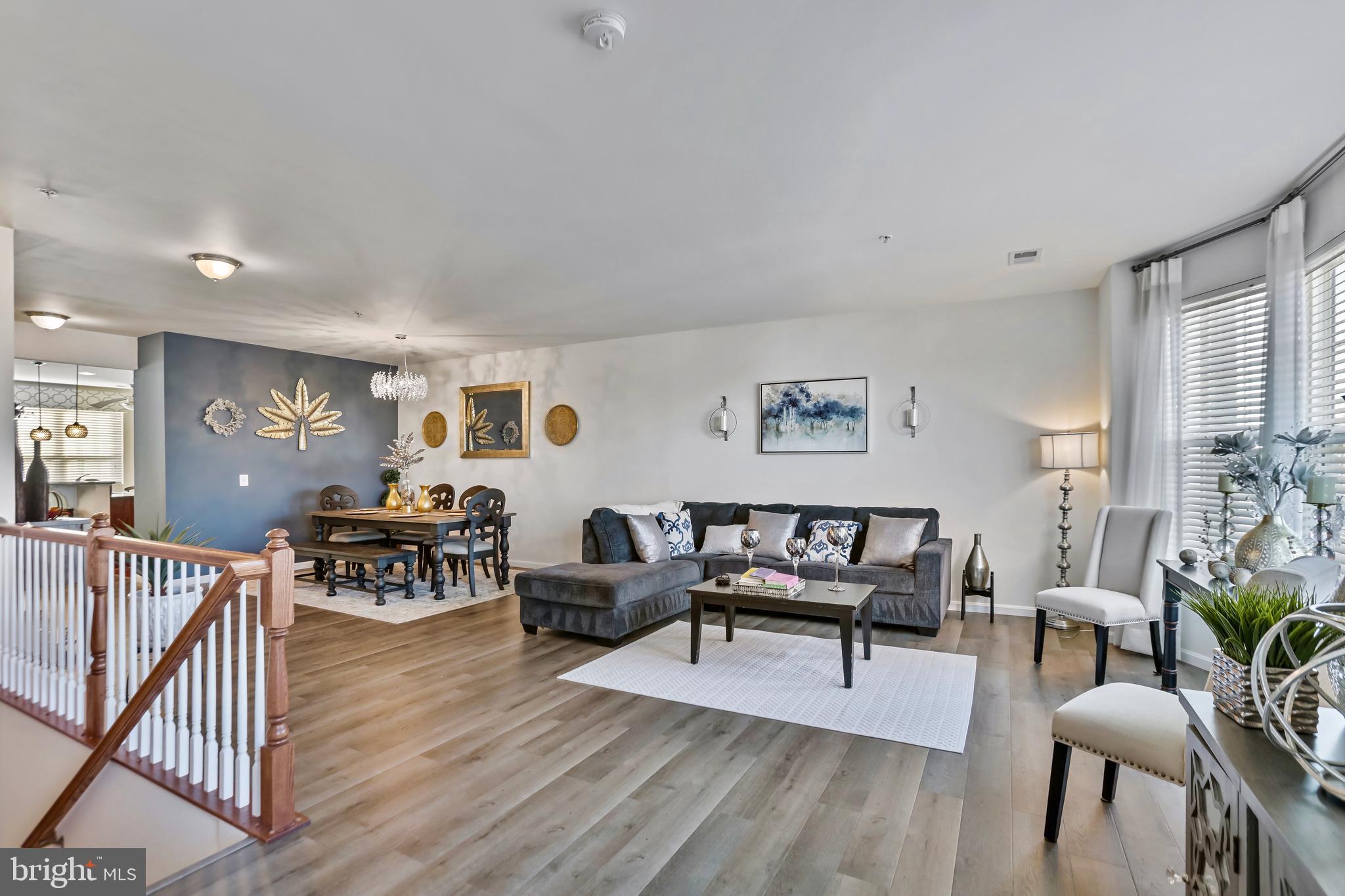 LEE SQUARE - Residential