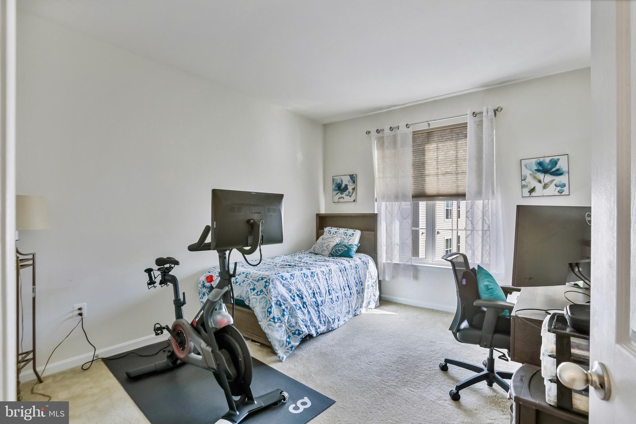 LEE SQUARE - Residential