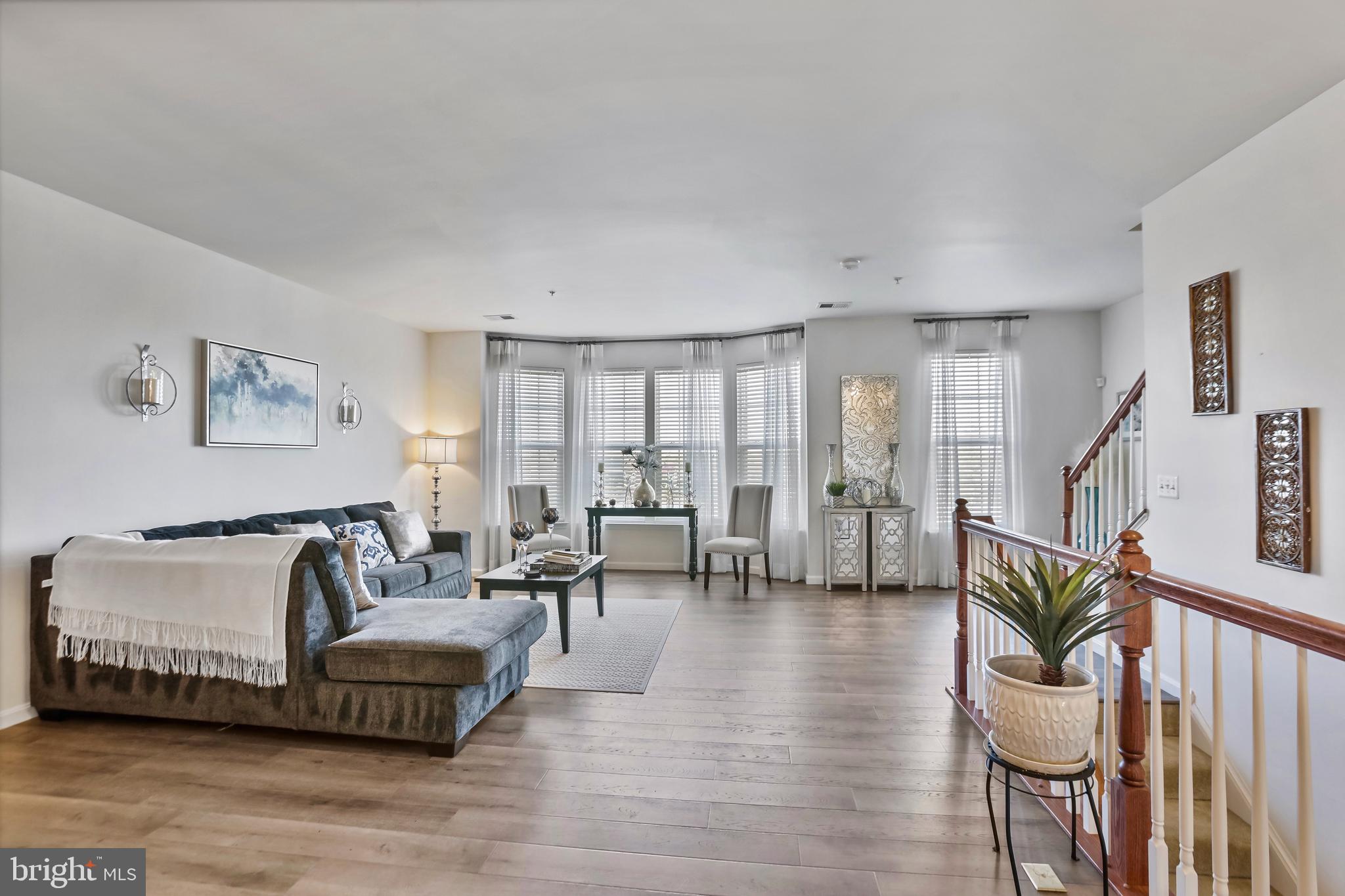 LEE SQUARE - Residential