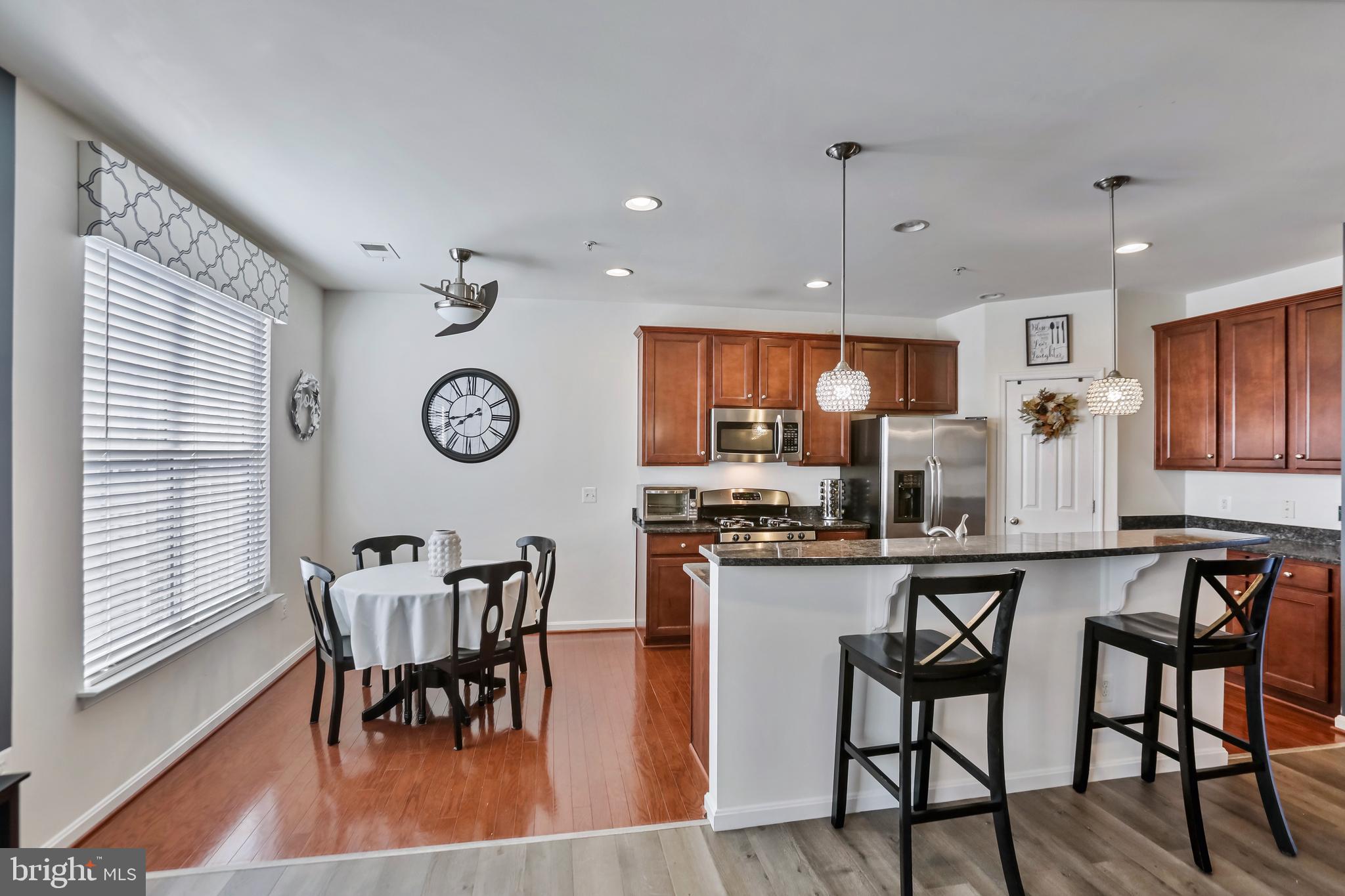 LEE SQUARE - Residential