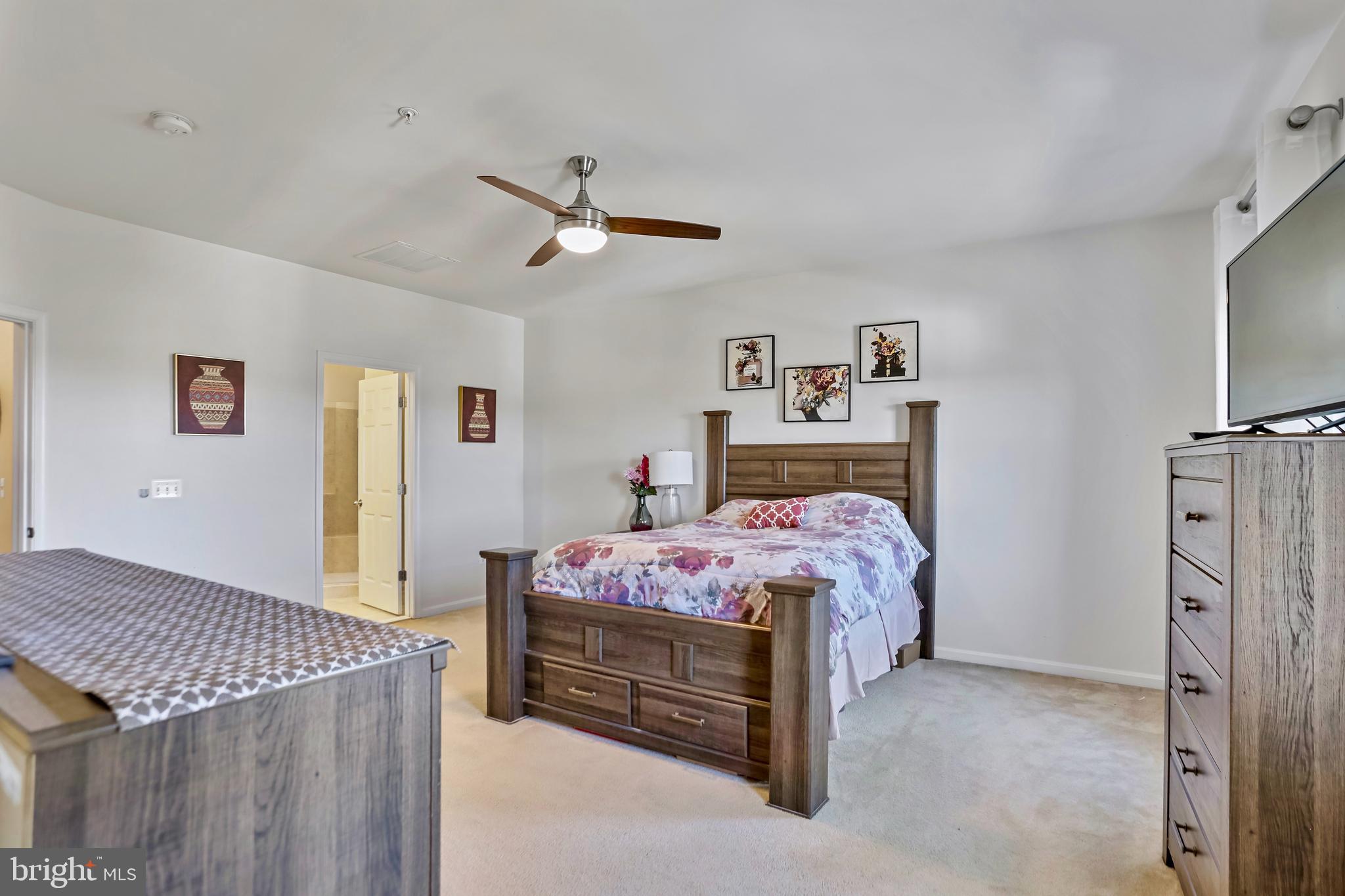 LEE SQUARE - Residential