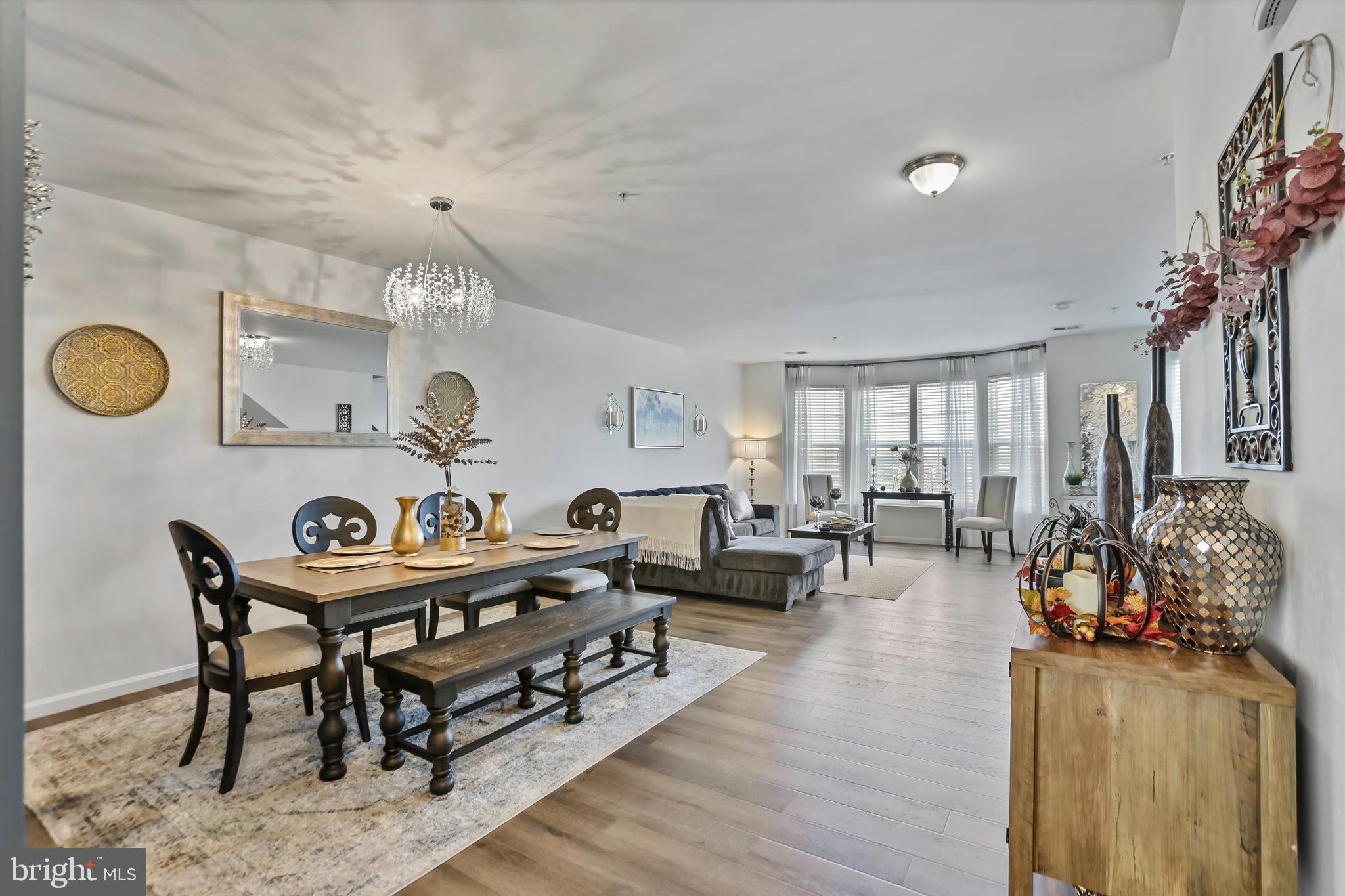 LEE SQUARE - Residential