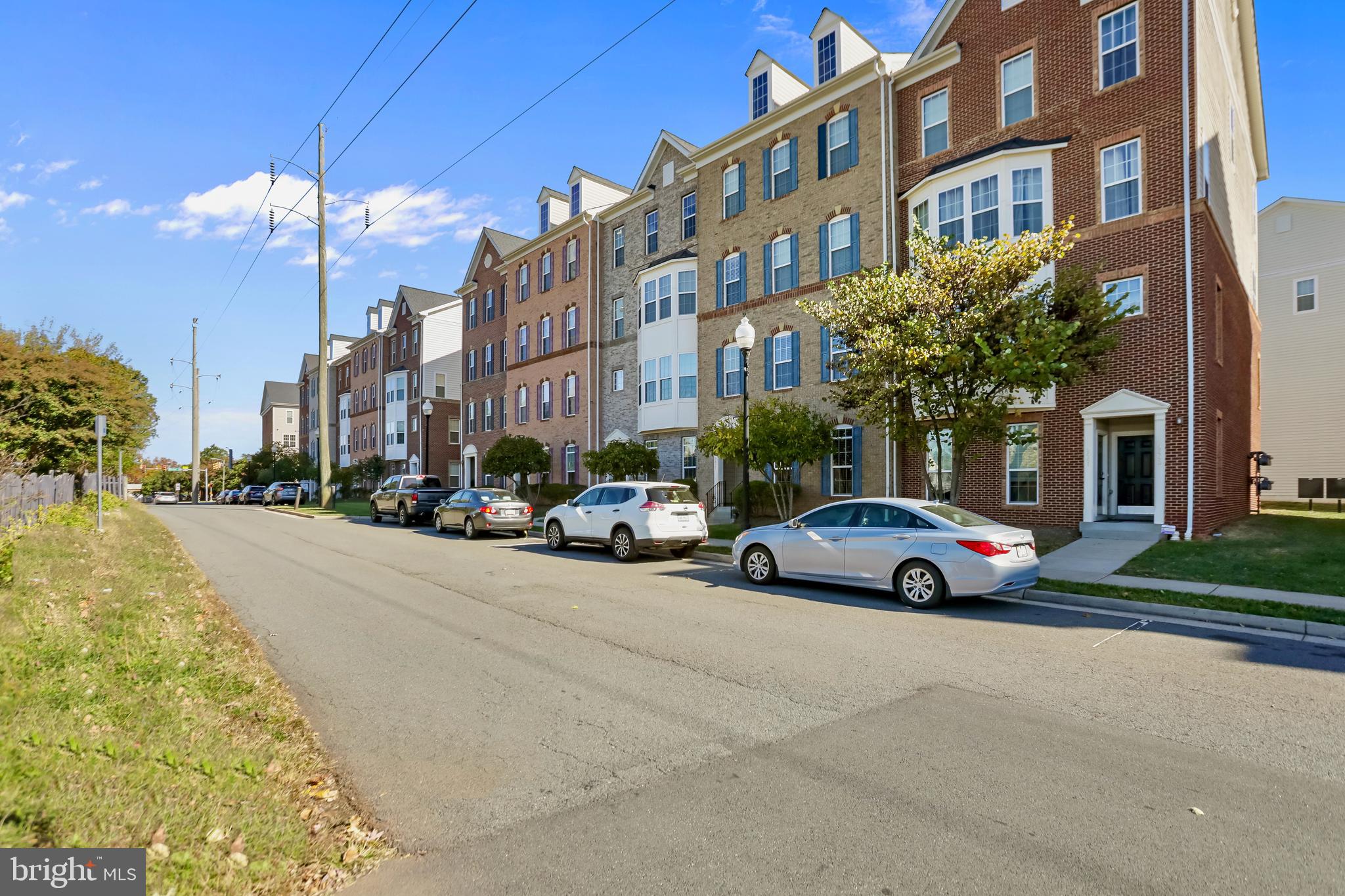 LEE SQUARE - Residential