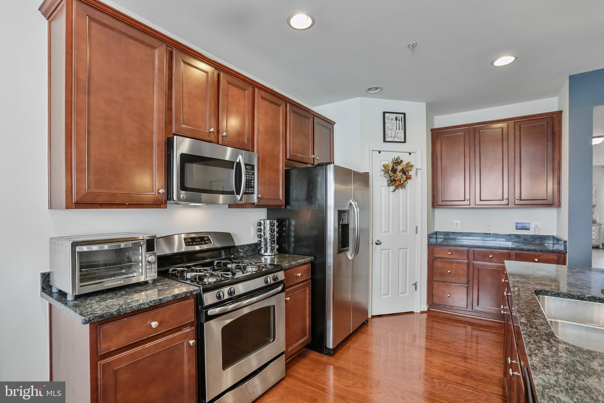 LEE SQUARE - Residential