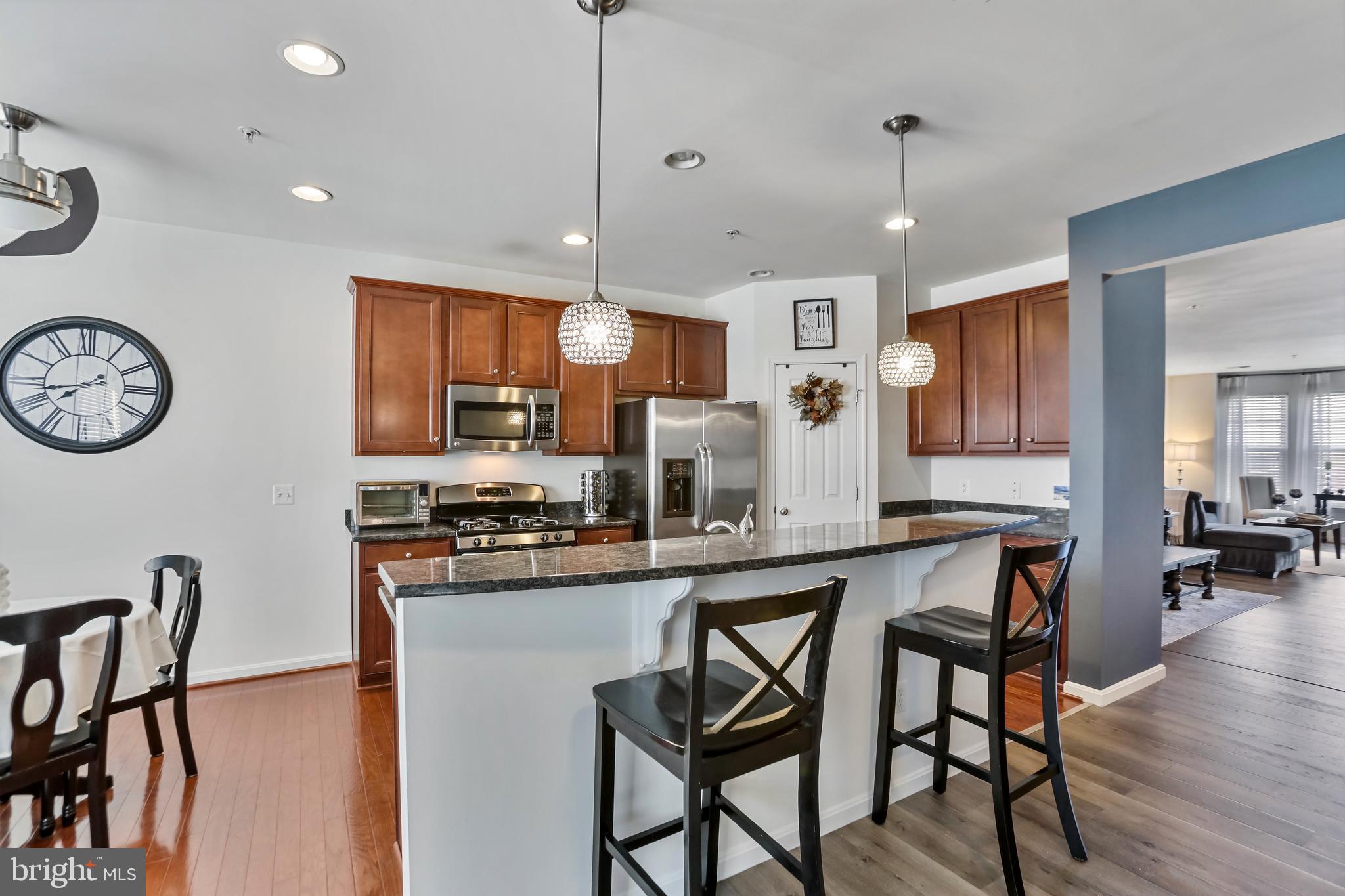 LEE SQUARE - Residential
