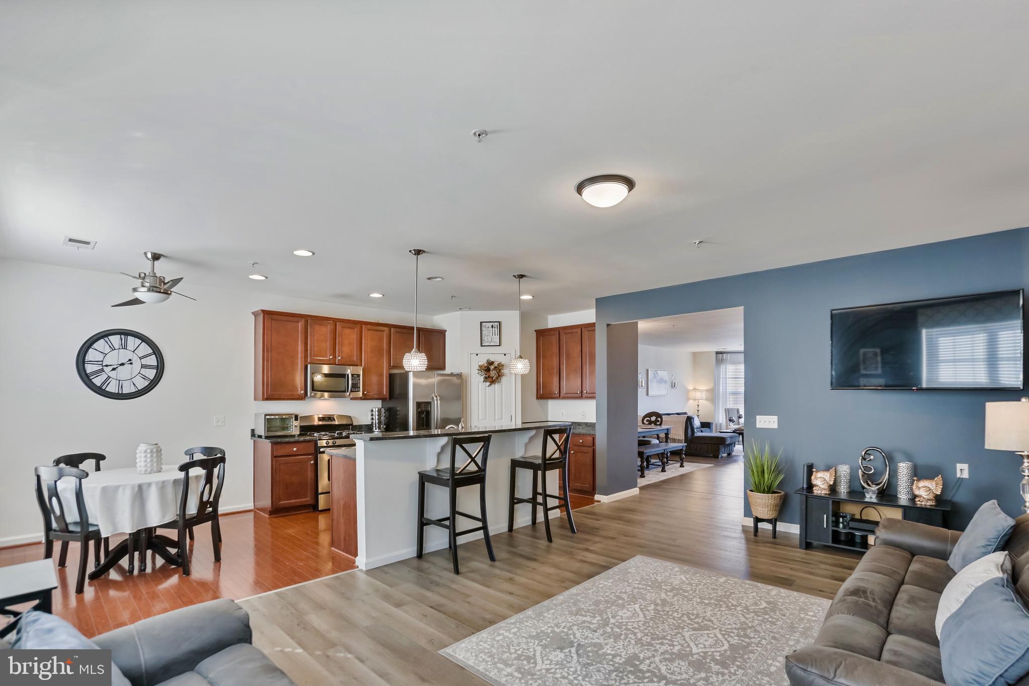 LEE SQUARE - Residential