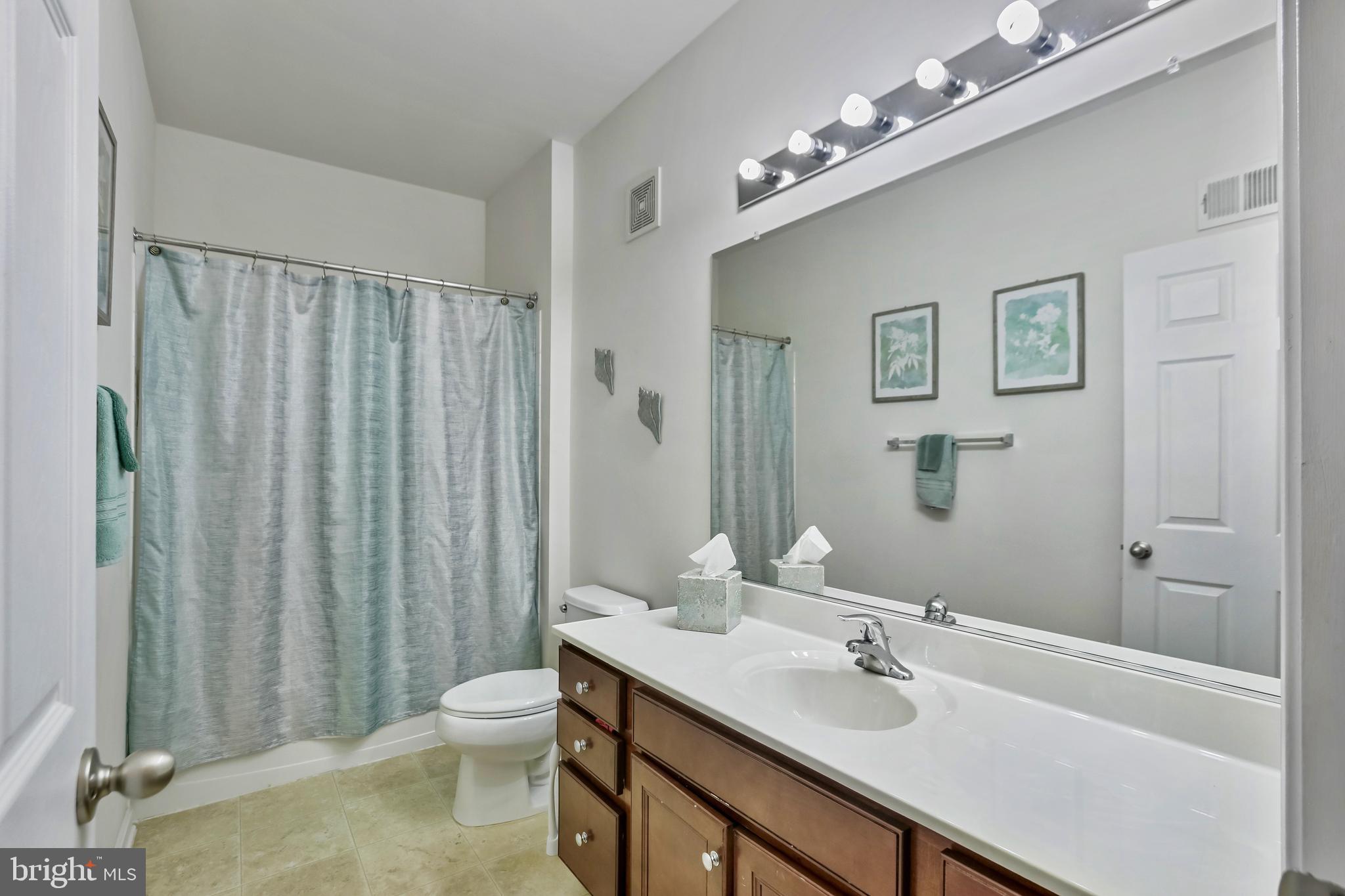 LEE SQUARE - Residential