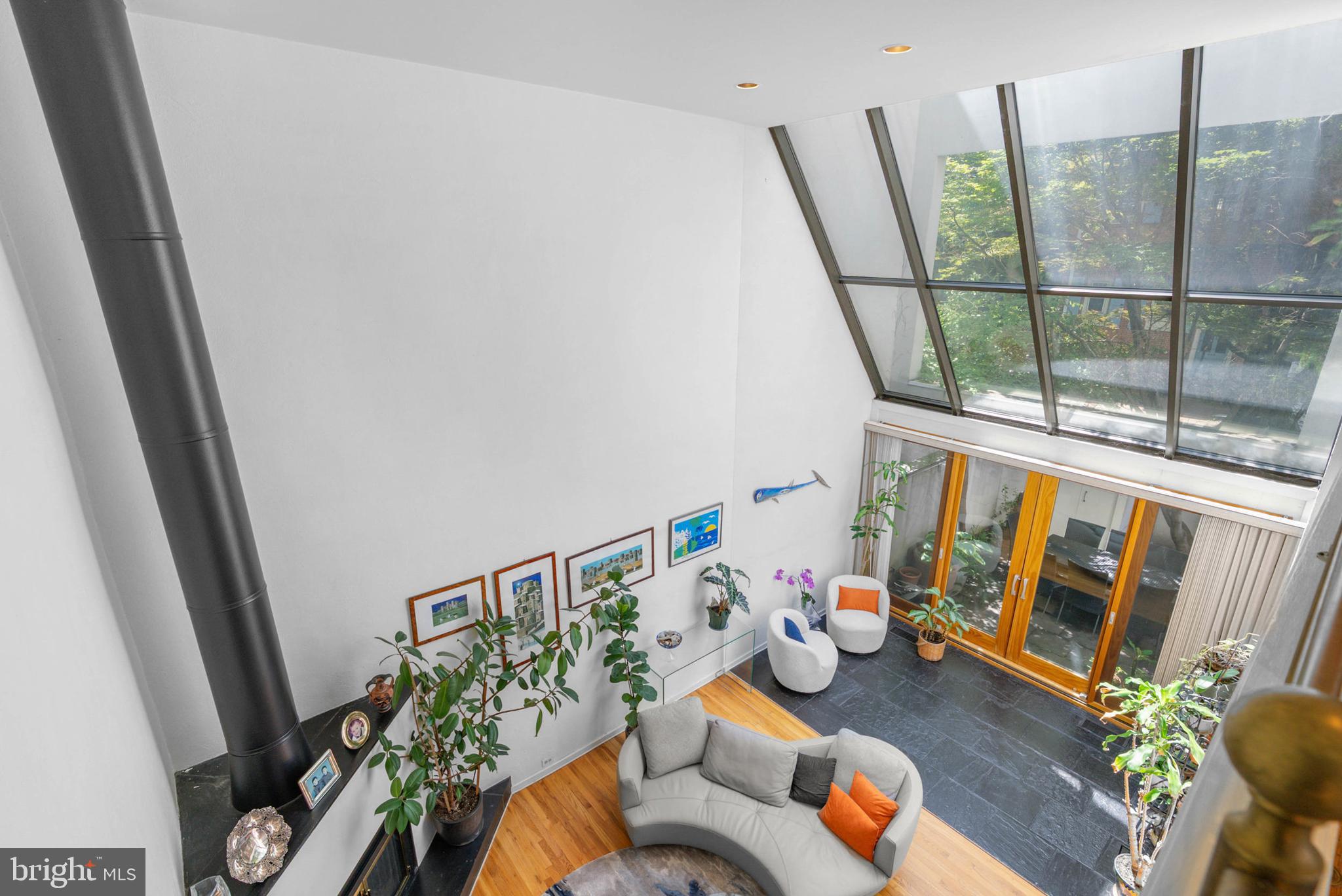 SOCIETY HILL - Residential