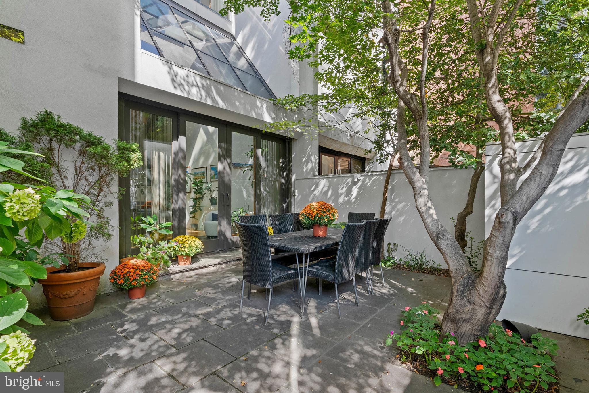 SOCIETY HILL - Residential