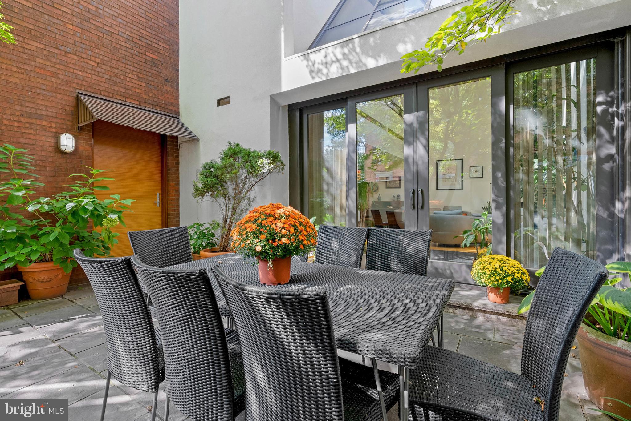 SOCIETY HILL - Residential