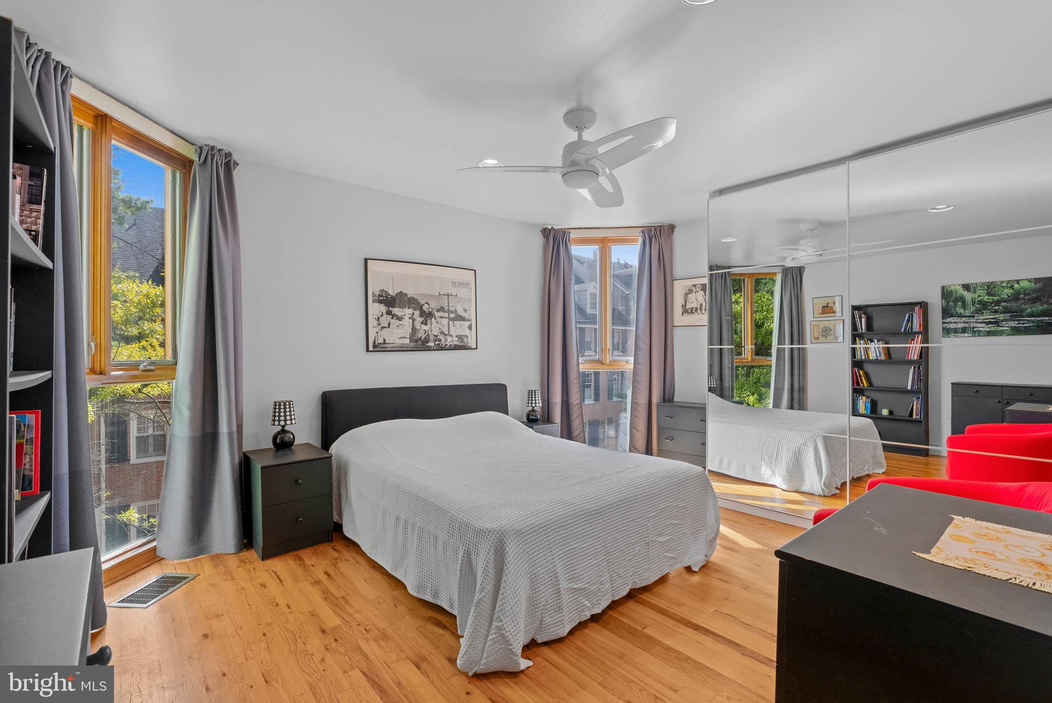 SOCIETY HILL - Residential