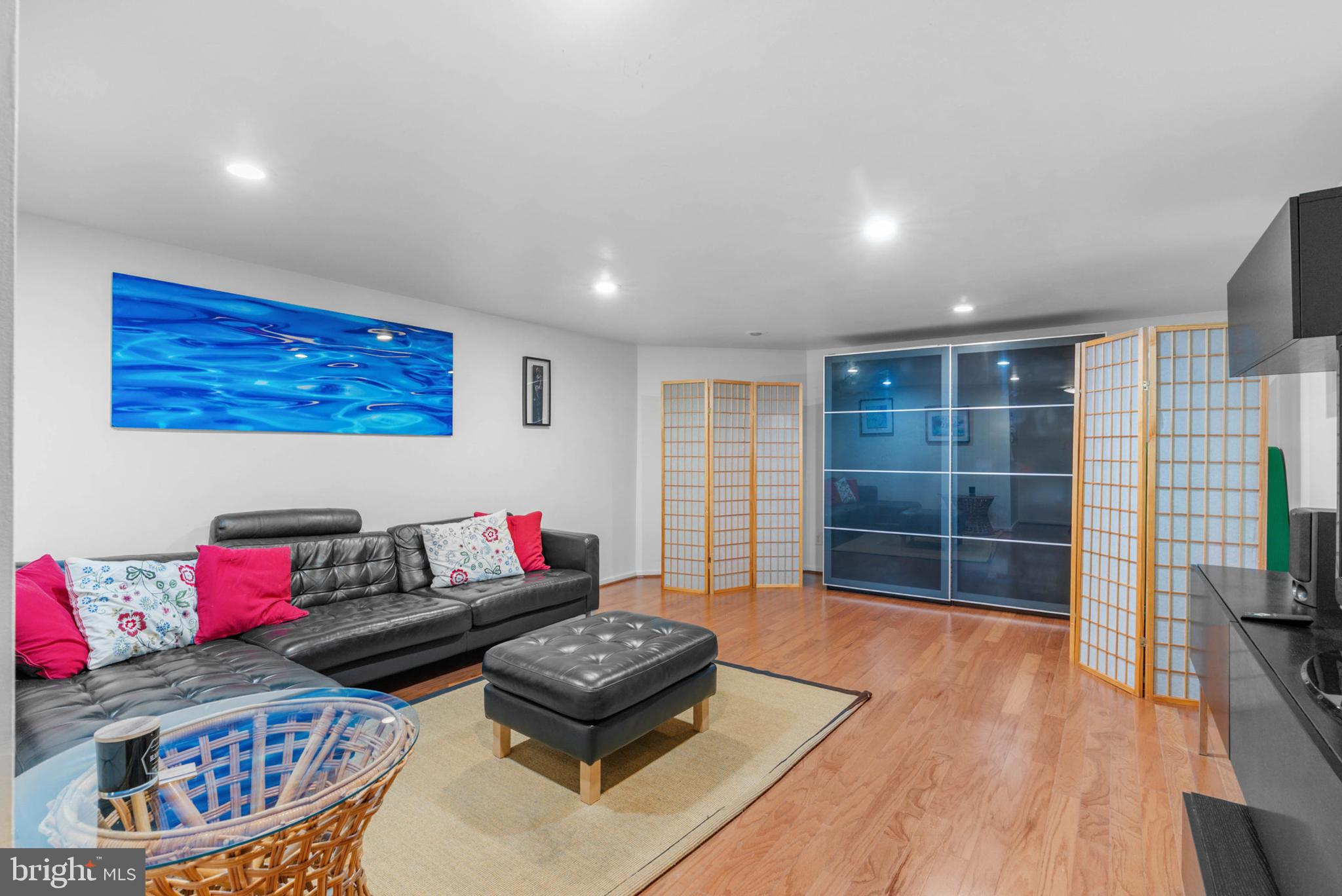 SOCIETY HILL - Residential