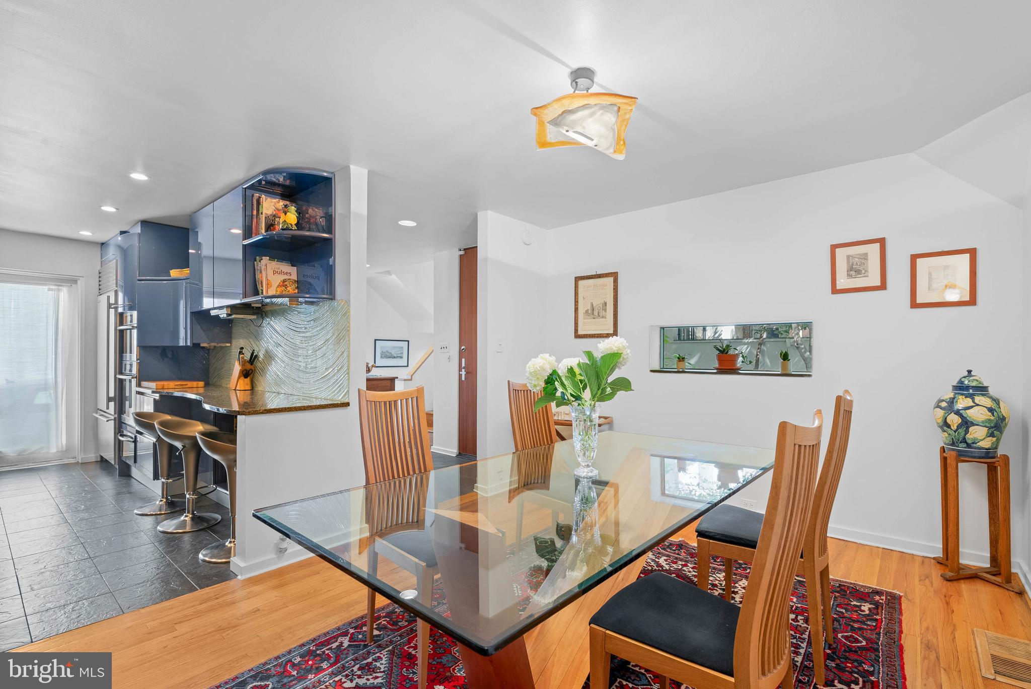 SOCIETY HILL - Residential