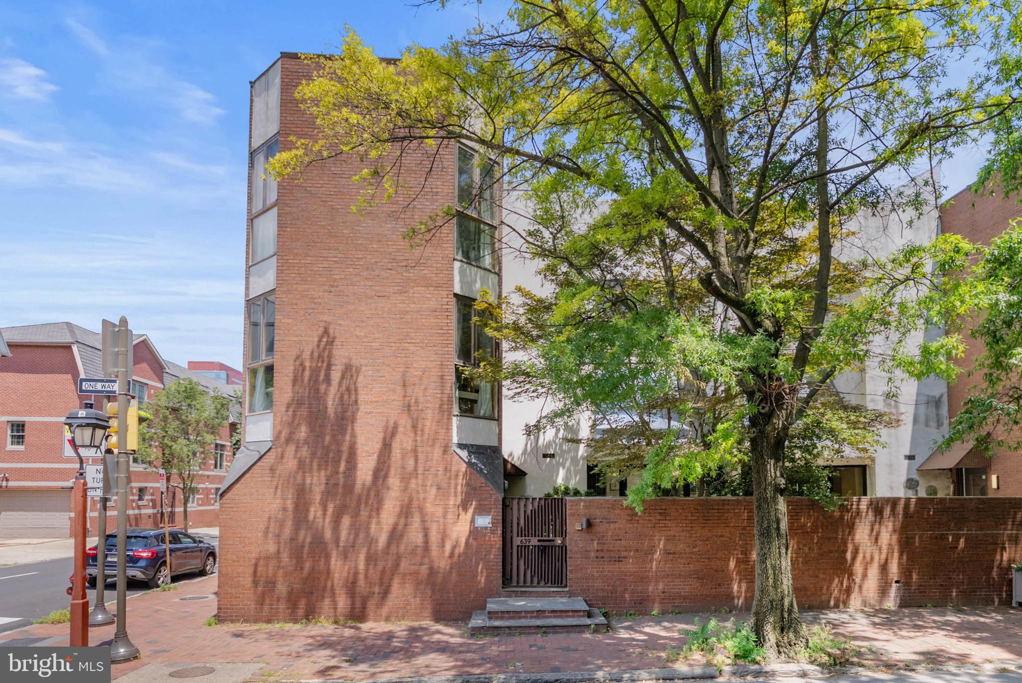 SOCIETY HILL - Residential