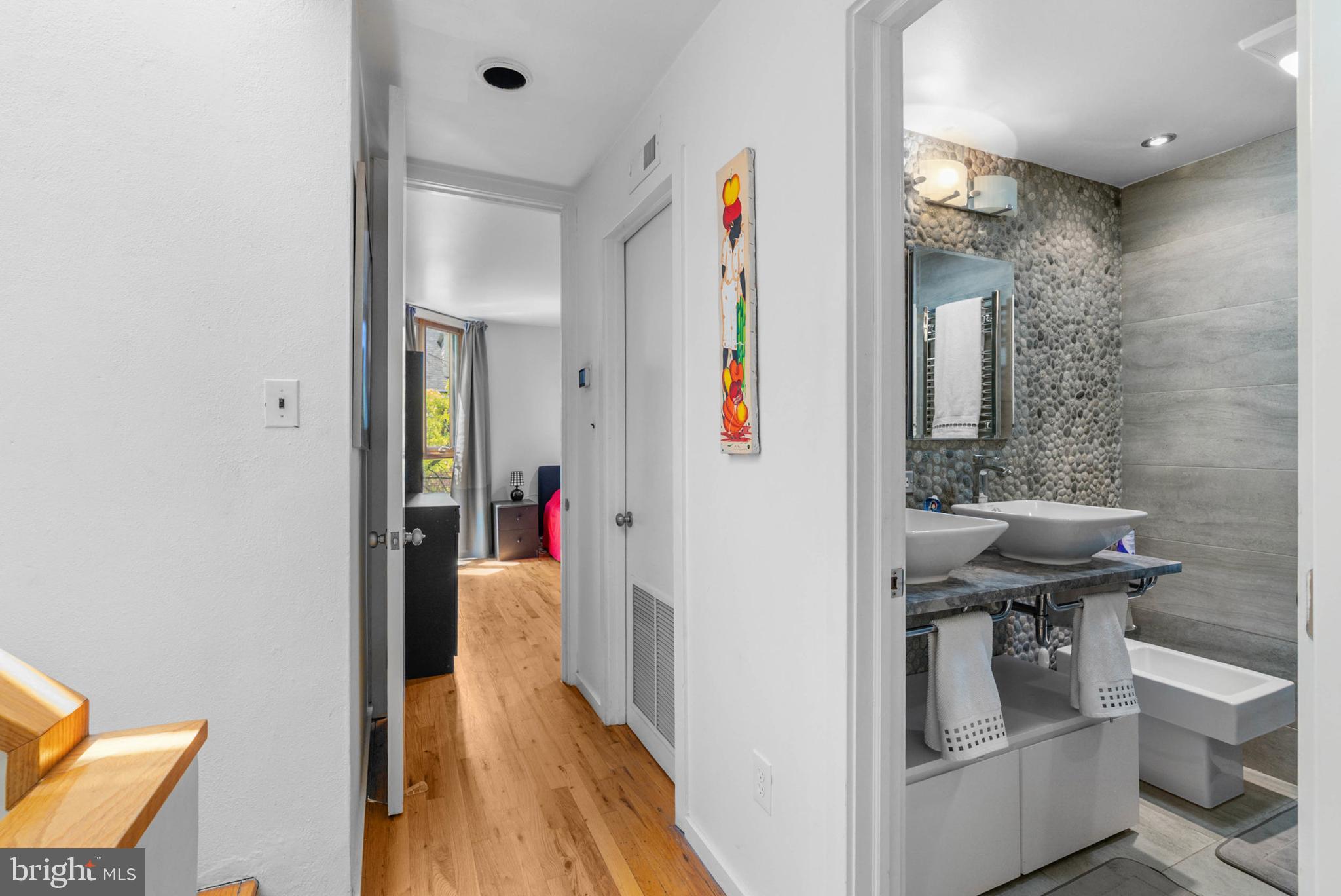 SOCIETY HILL - Residential