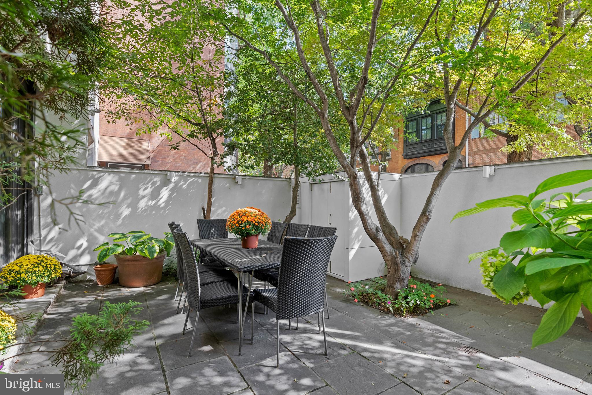 SOCIETY HILL - Residential