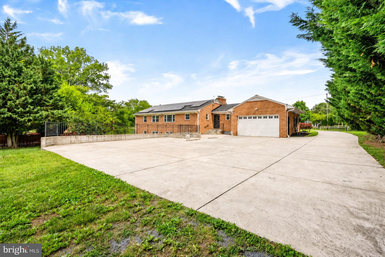 BEAU MONDE ESTATES - Residential