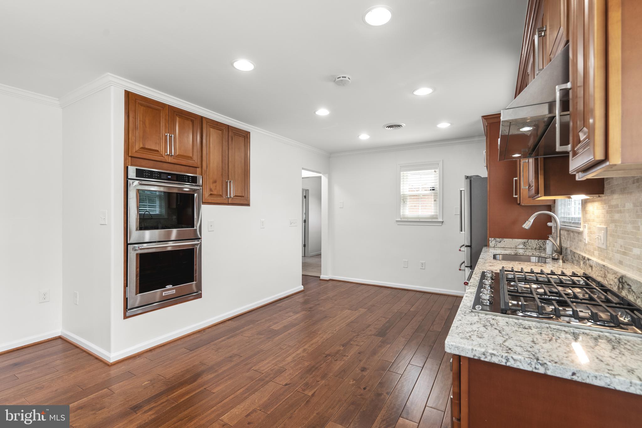 BEAU MONDE ESTATES - Residential