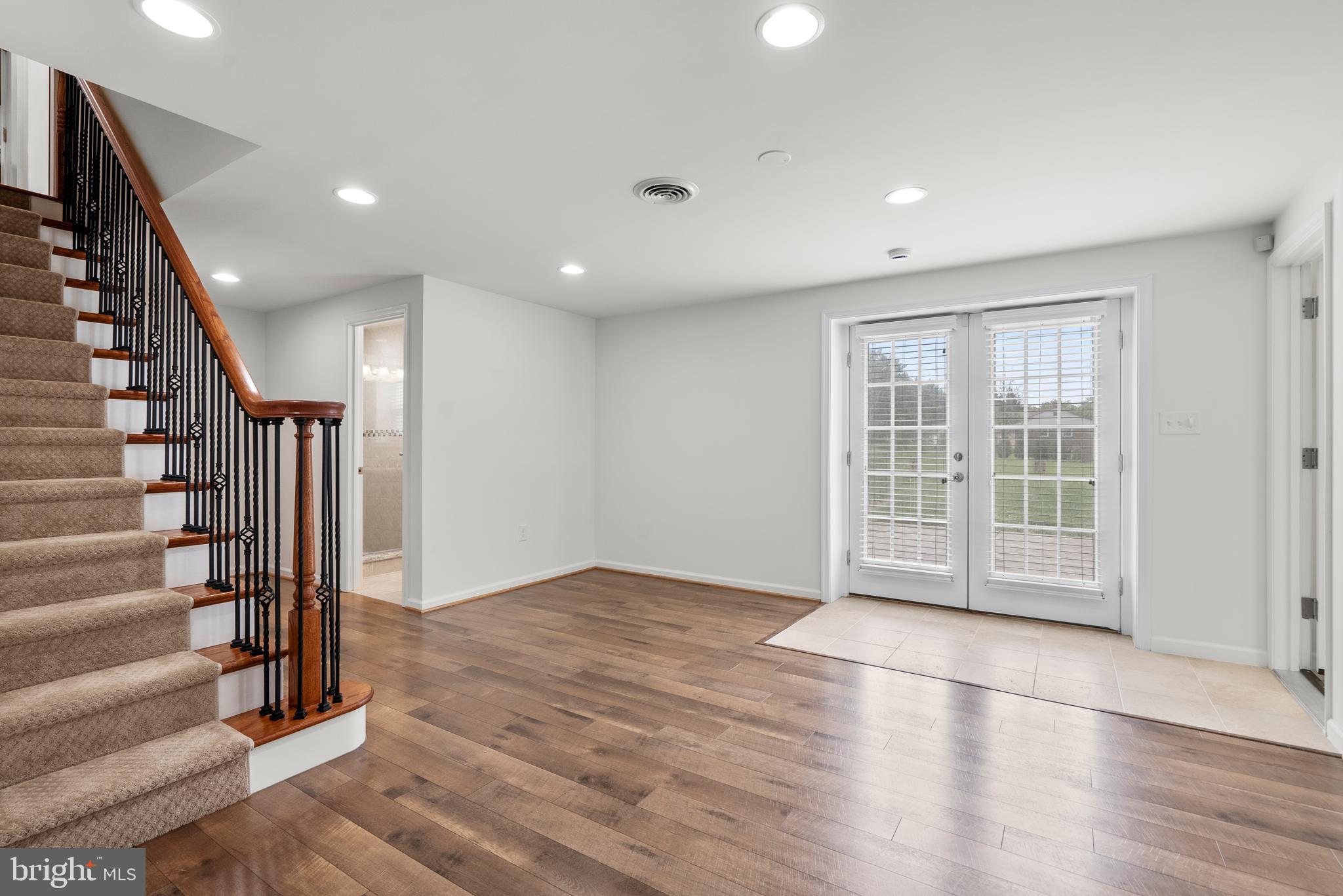 BEAU MONDE ESTATES - Residential
