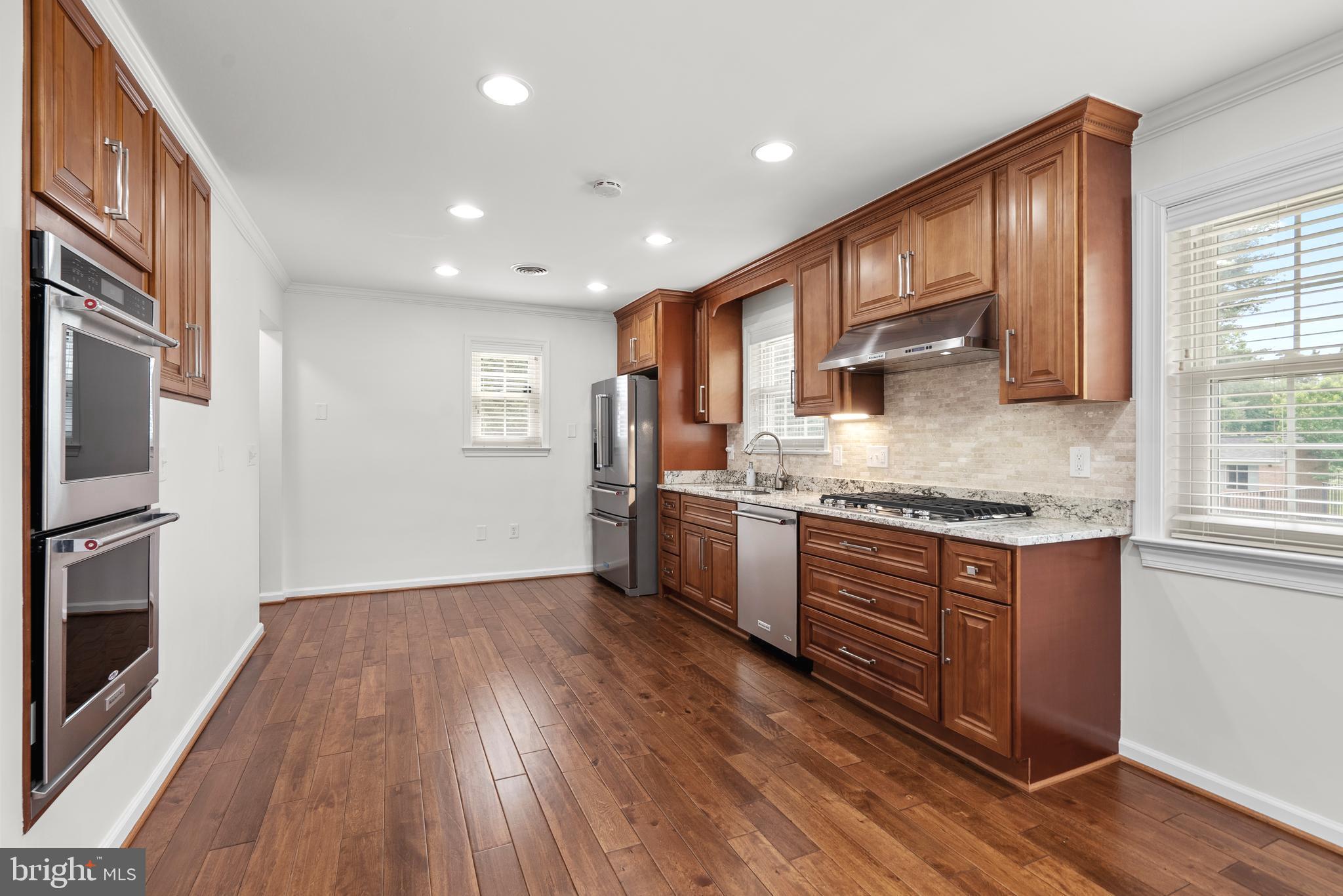BEAU MONDE ESTATES - Residential