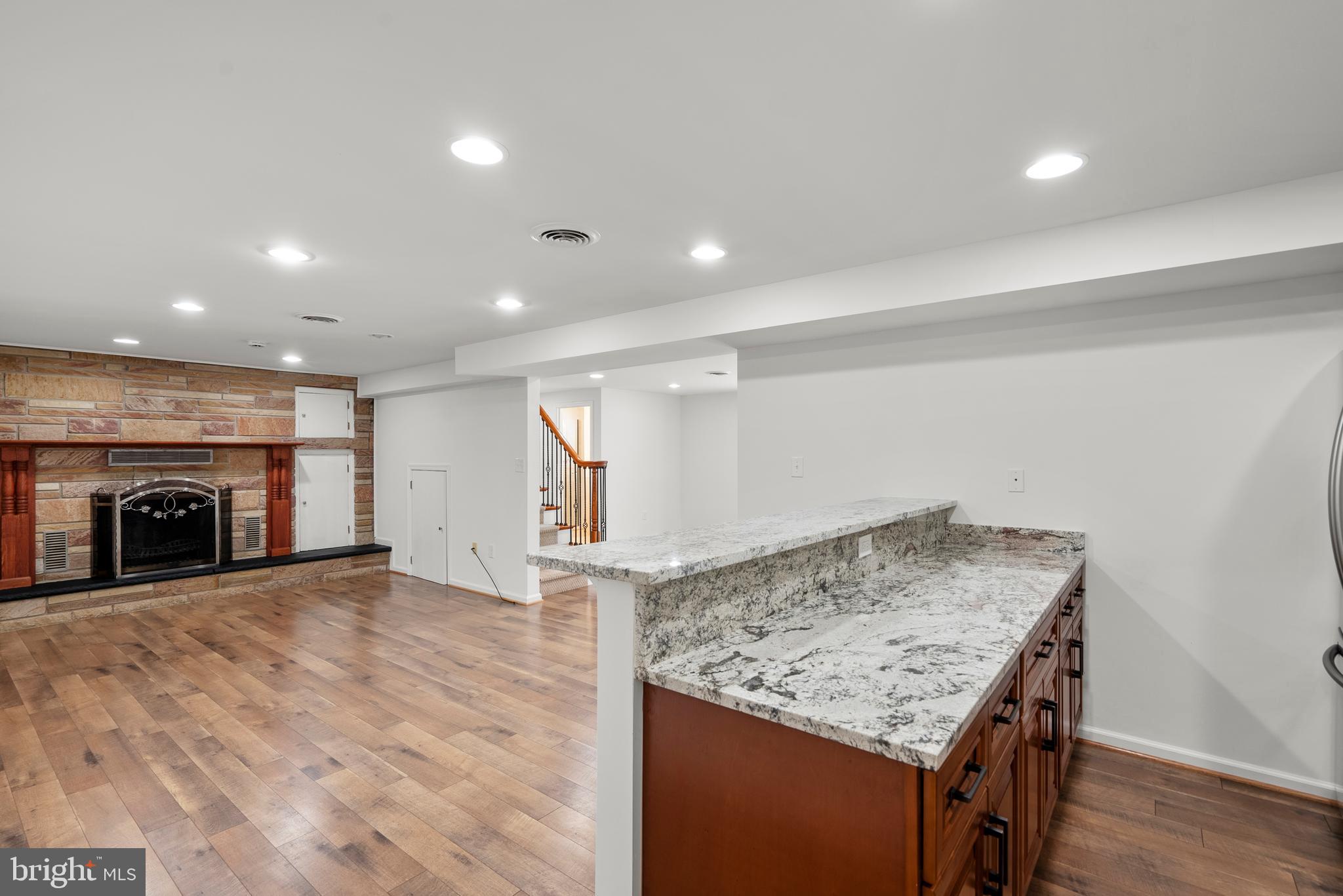 BEAU MONDE ESTATES - Residential