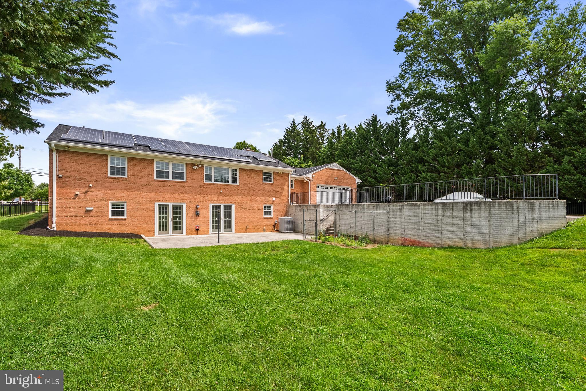 BEAU MONDE ESTATES - Residential