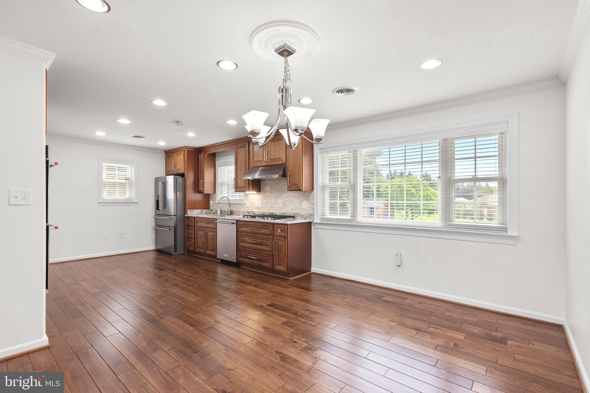 BEAU MONDE ESTATES - Residential