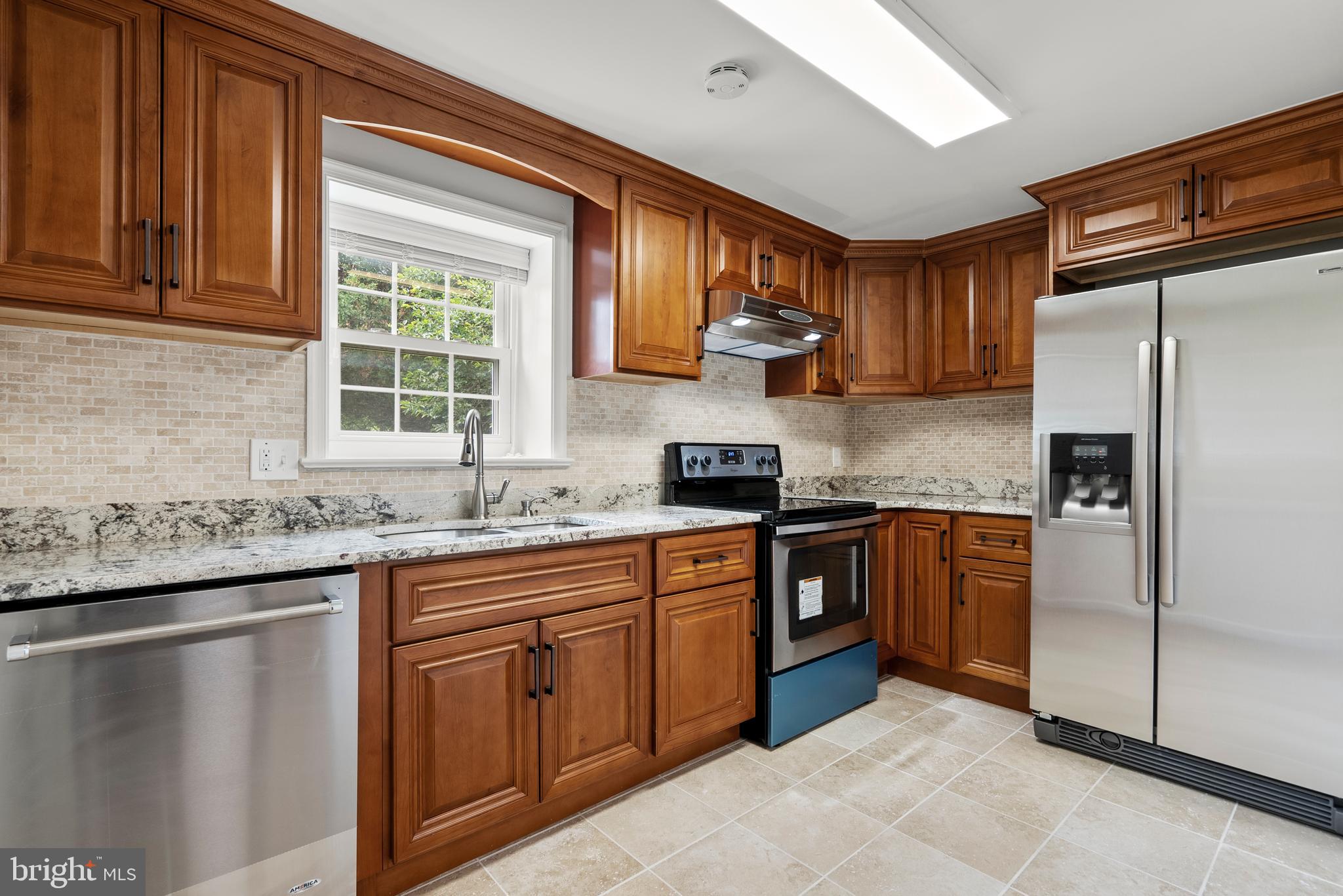 BEAU MONDE ESTATES - Residential