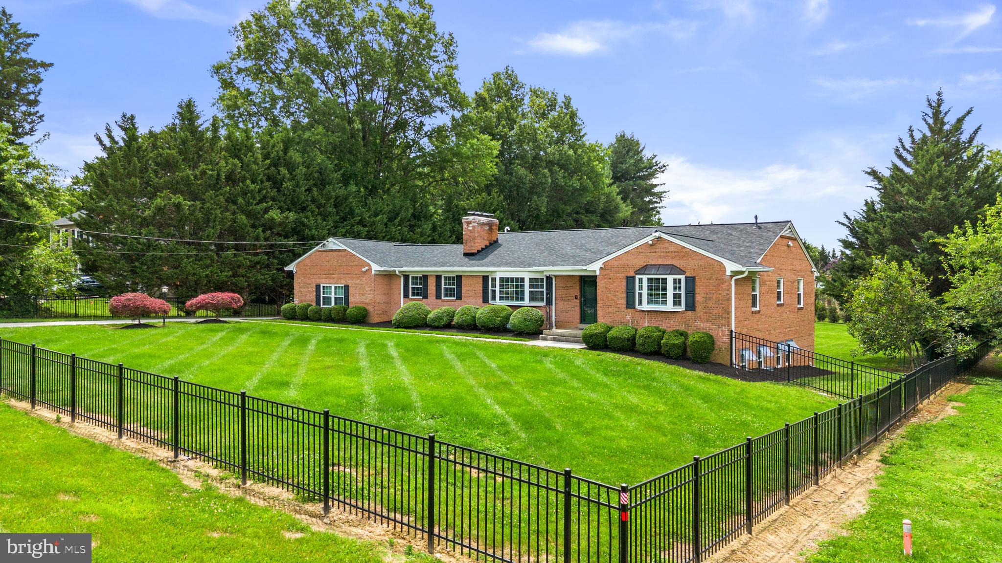 BEAU MONDE ESTATES - Residential