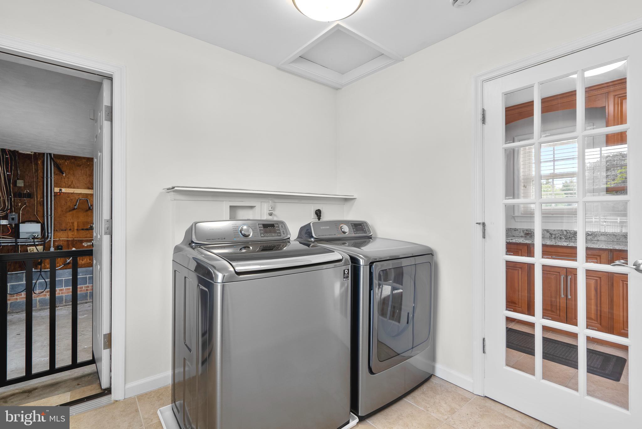 BEAU MONDE ESTATES - Residential