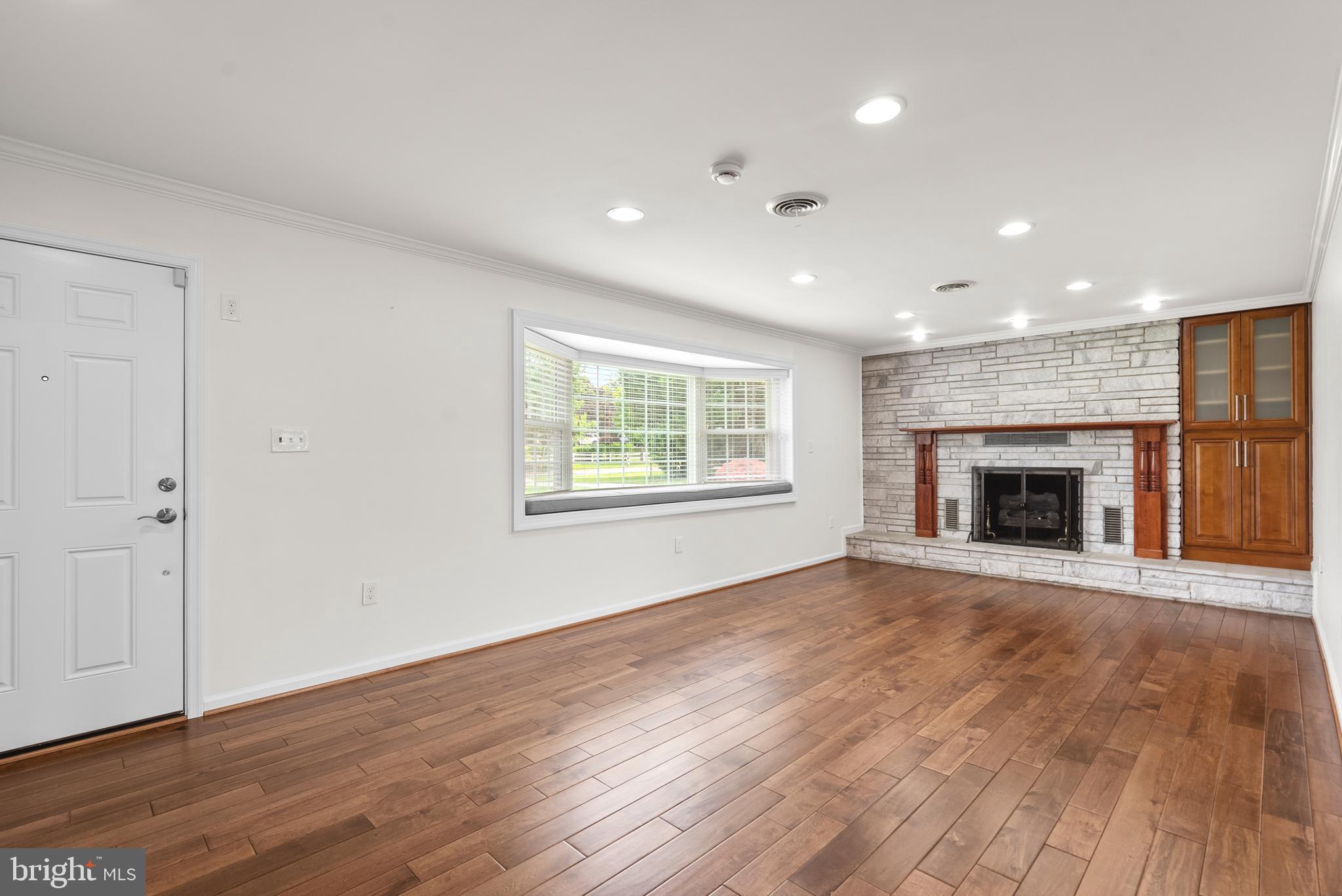 BEAU MONDE ESTATES - Residential