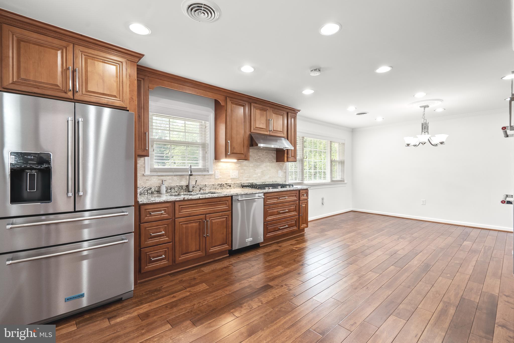 BEAU MONDE ESTATES - Residential