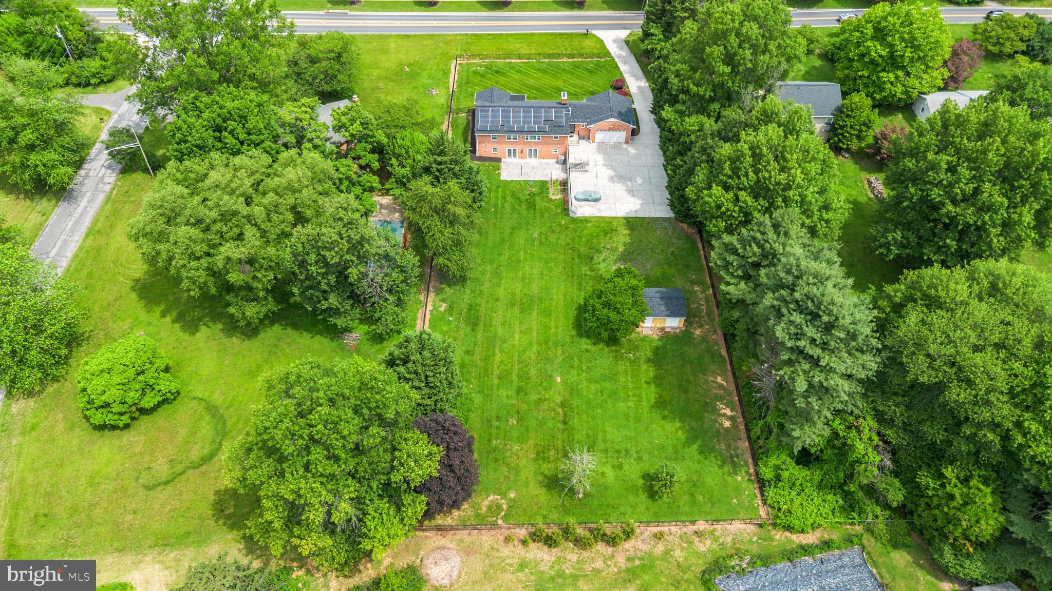 BEAU MONDE ESTATES - Residential