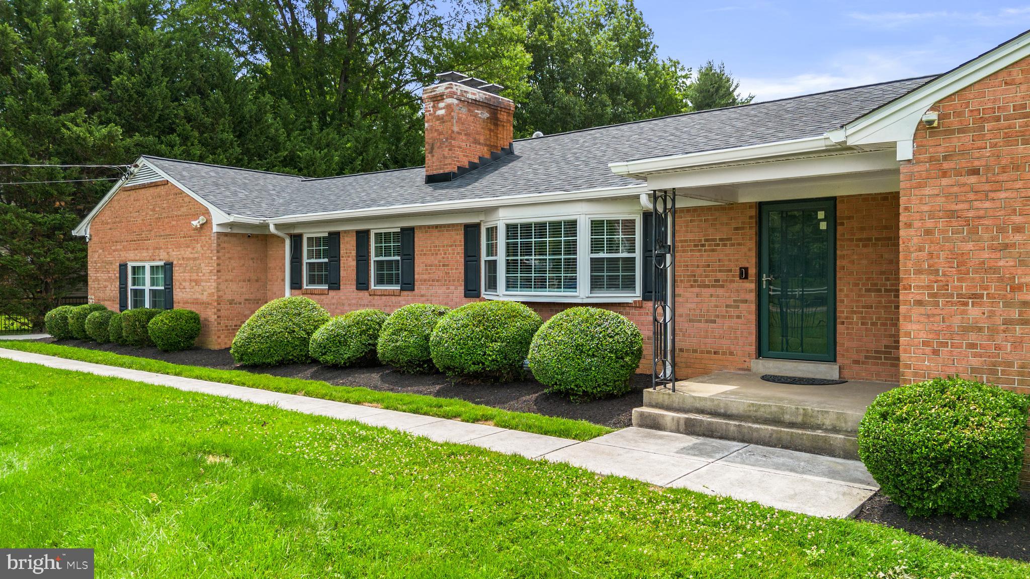 BEAU MONDE ESTATES - Residential