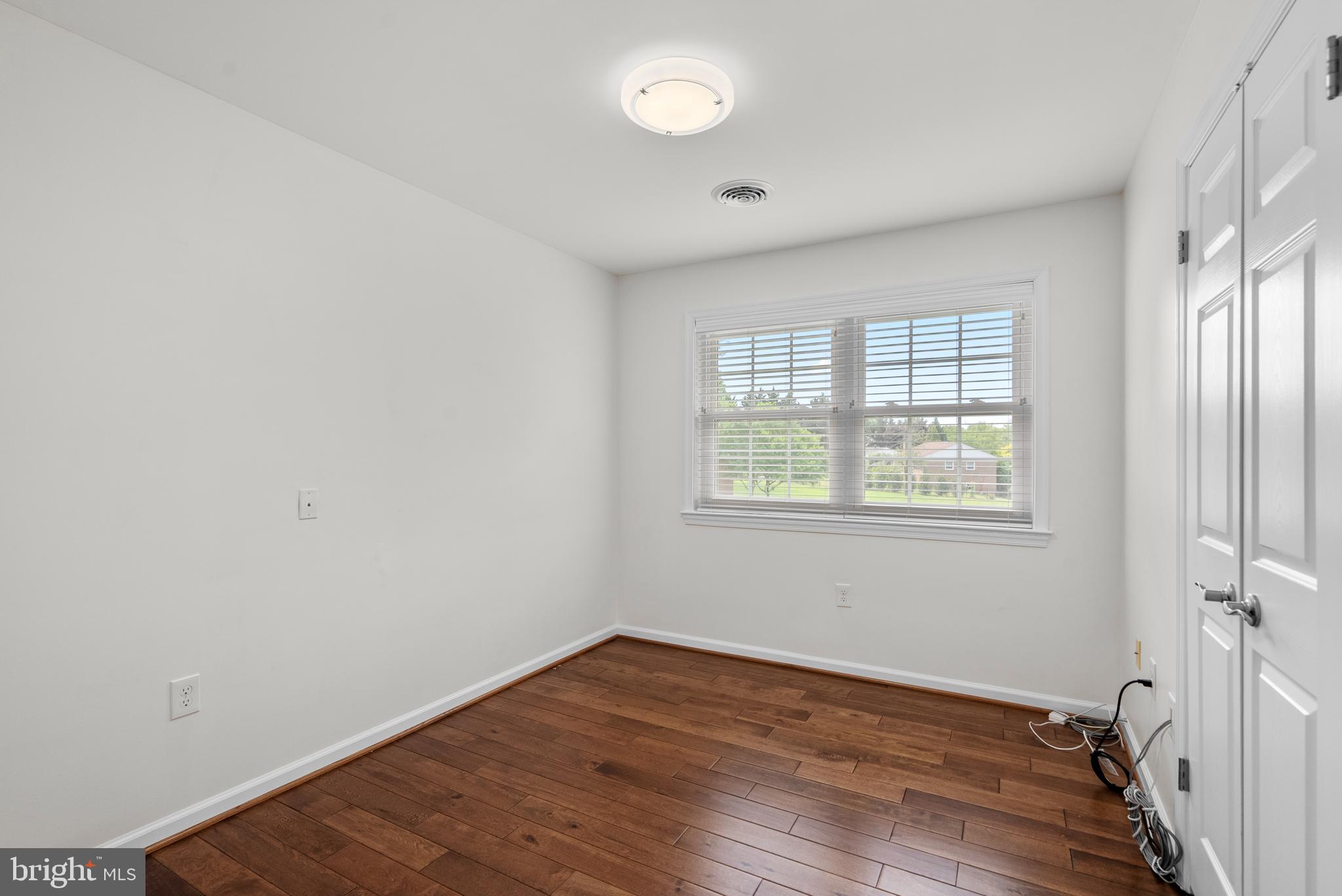 BEAU MONDE ESTATES - Residential