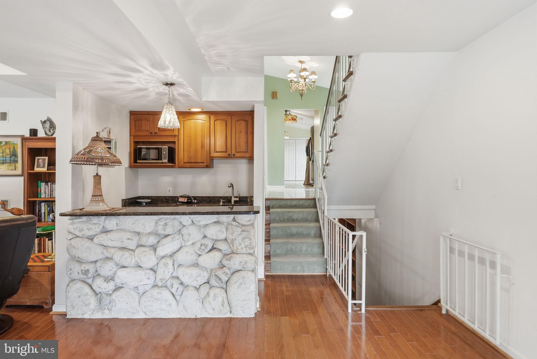 POTOMAC VILLAGE - Residential