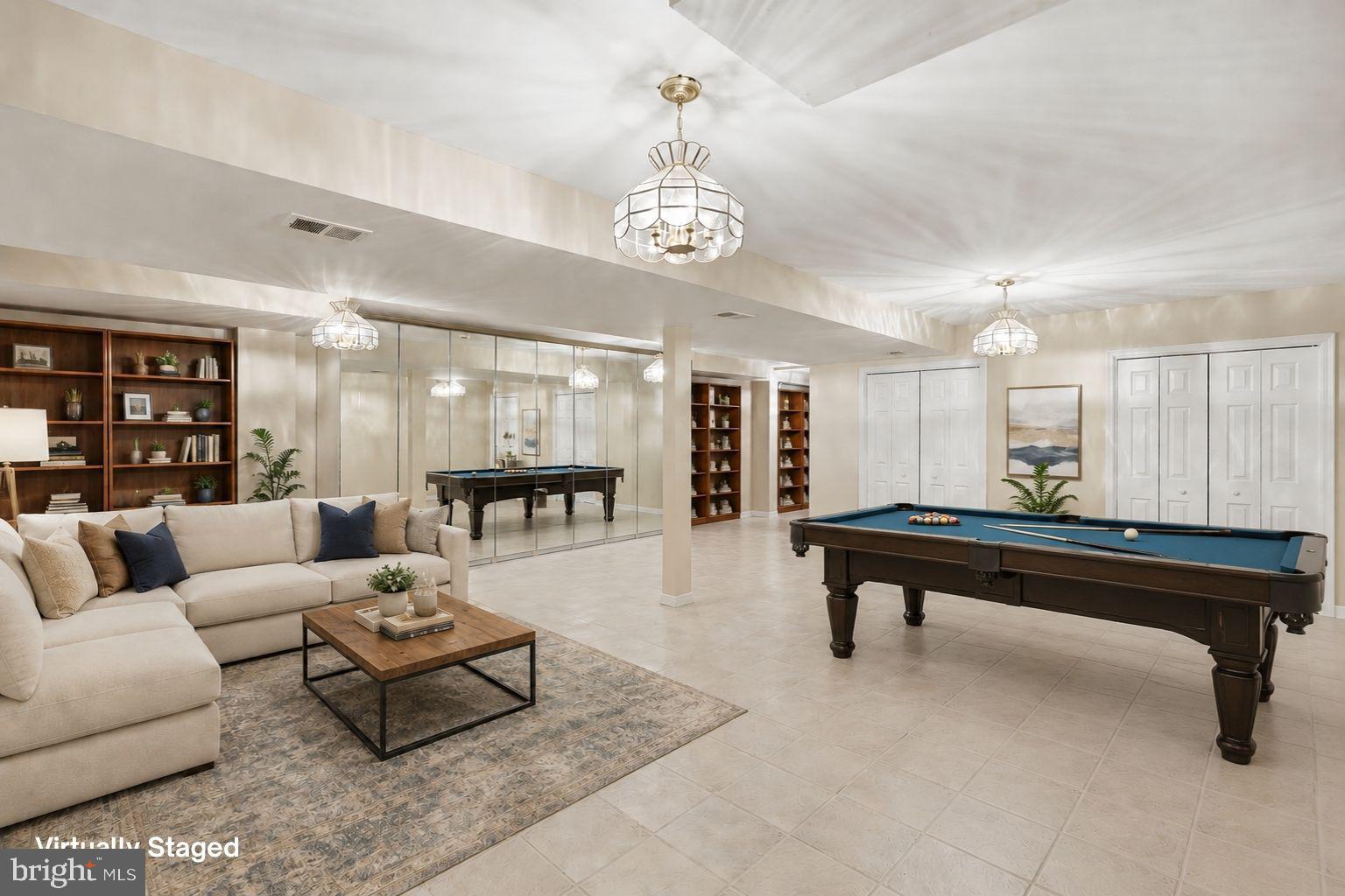 POTOMAC VILLAGE - Residential