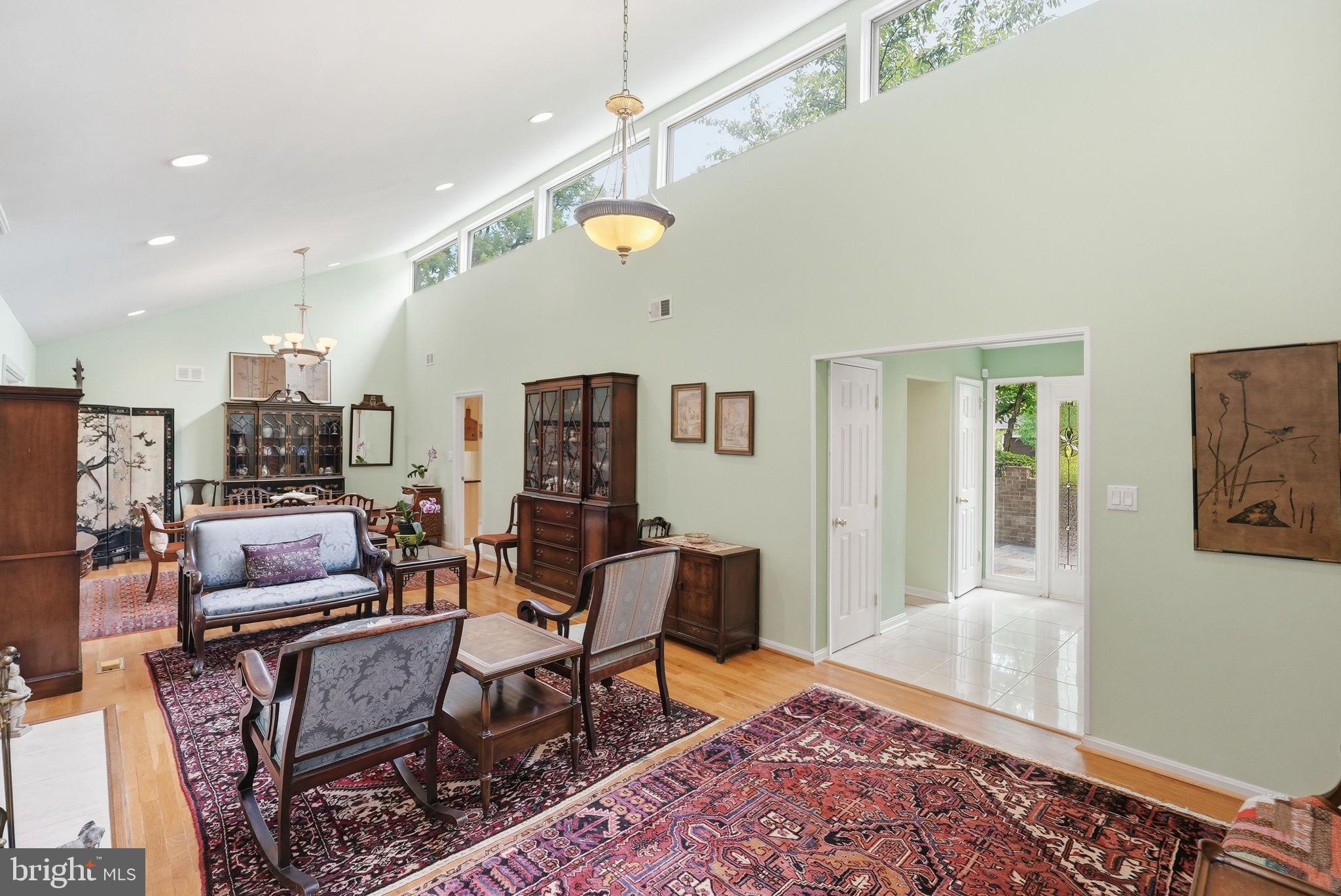 POTOMAC VILLAGE - Residential