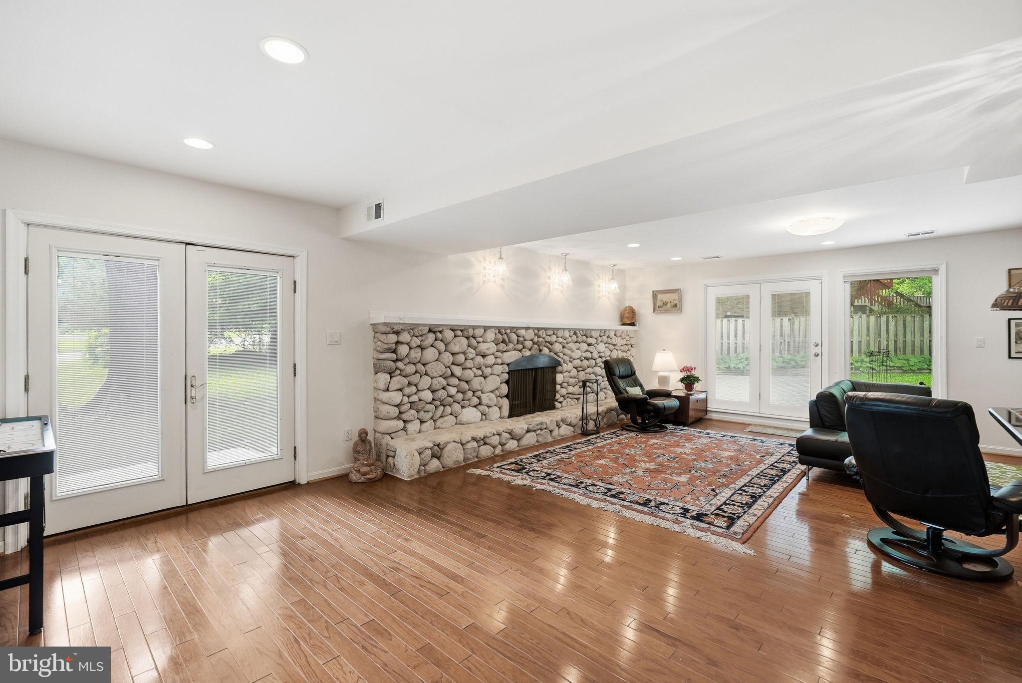 POTOMAC VILLAGE - Residential