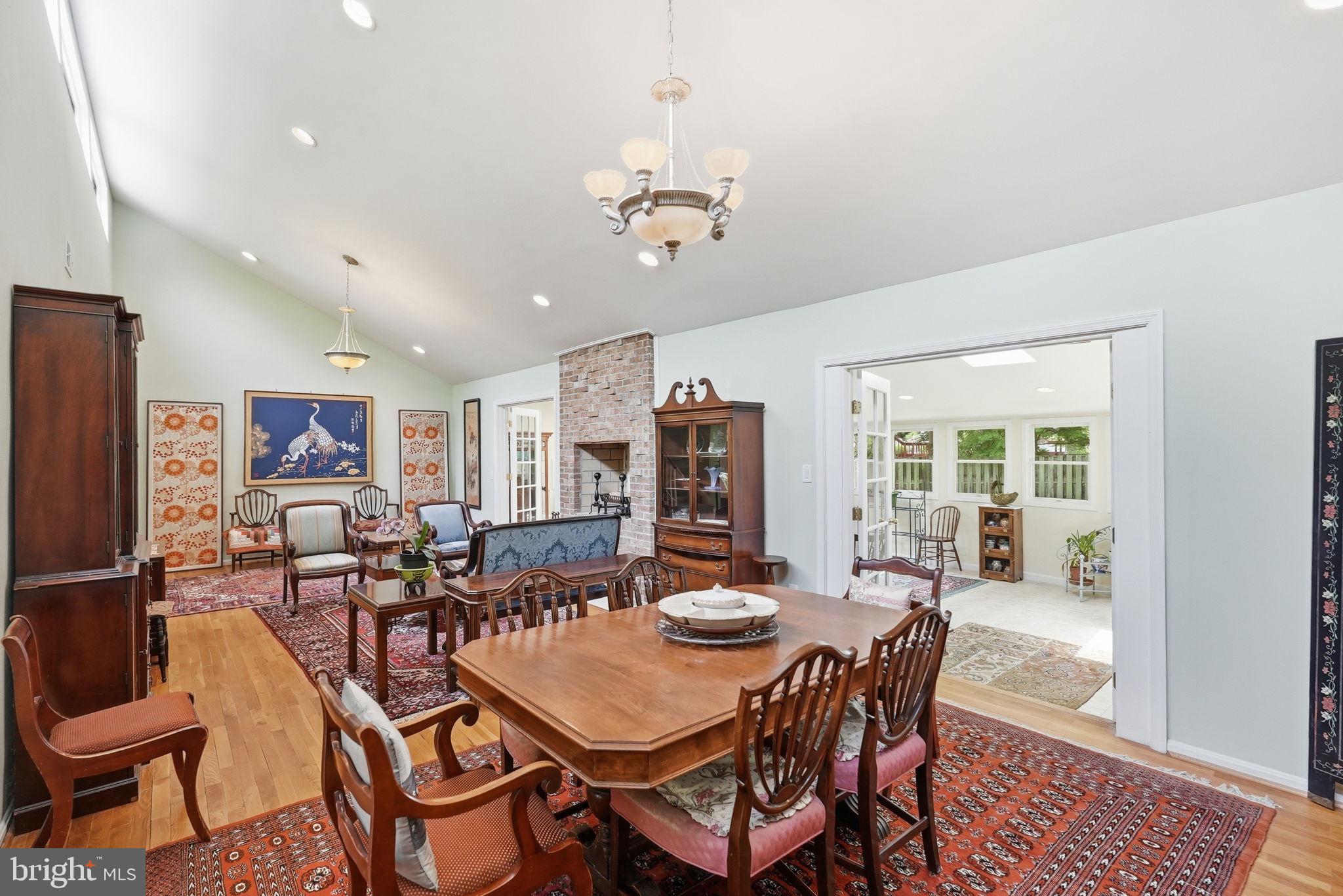 POTOMAC VILLAGE - Residential
