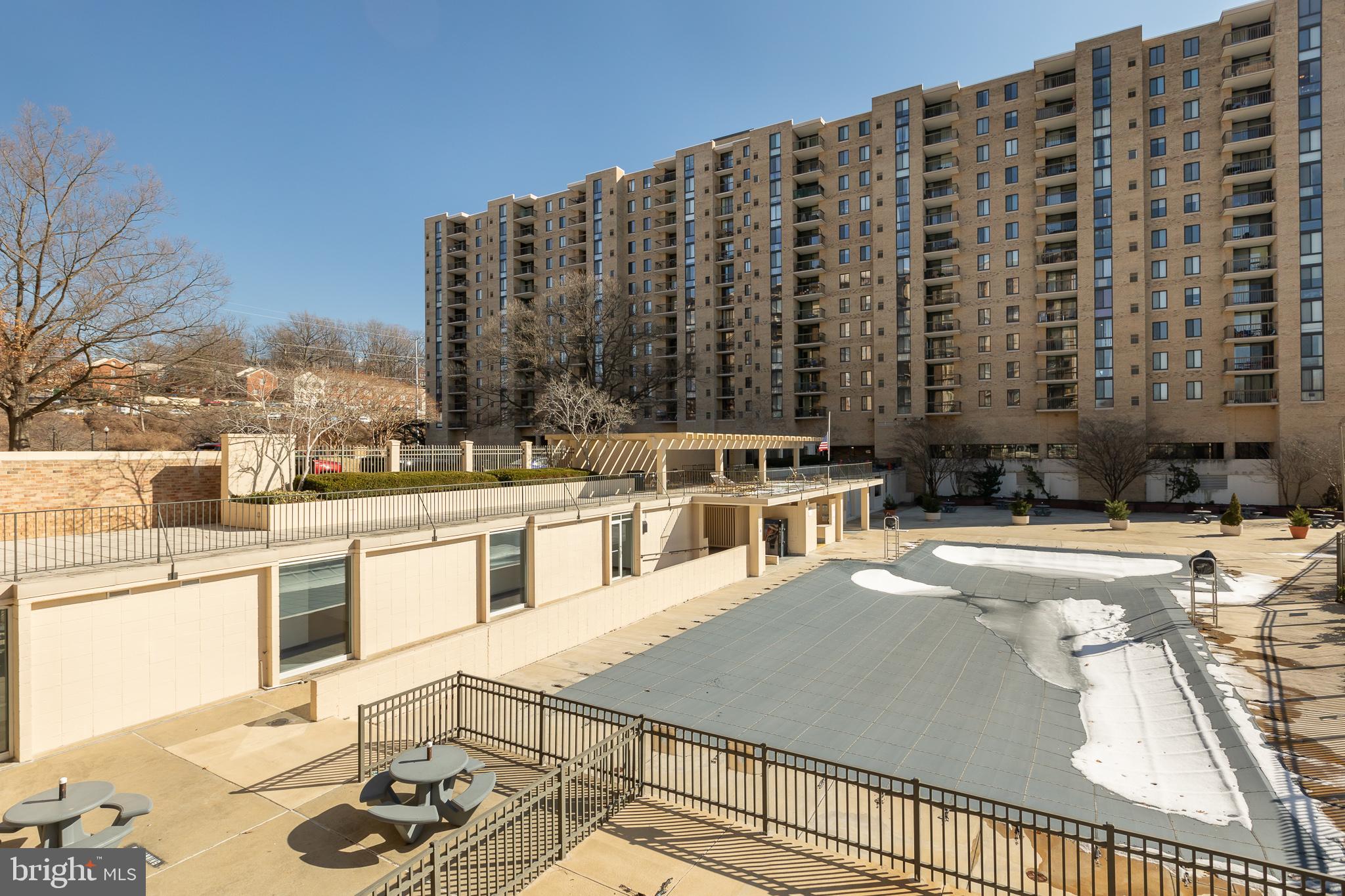 THE CARLTON - Residential