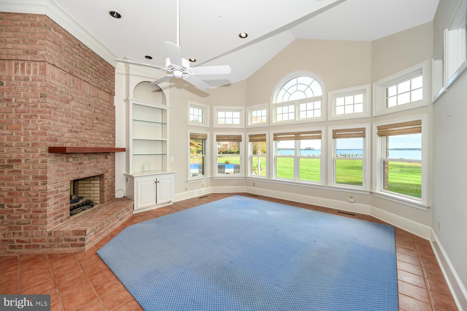 LYNNEWOOD - Residential