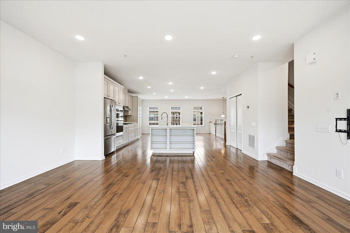 LINDEN HALL - Residential