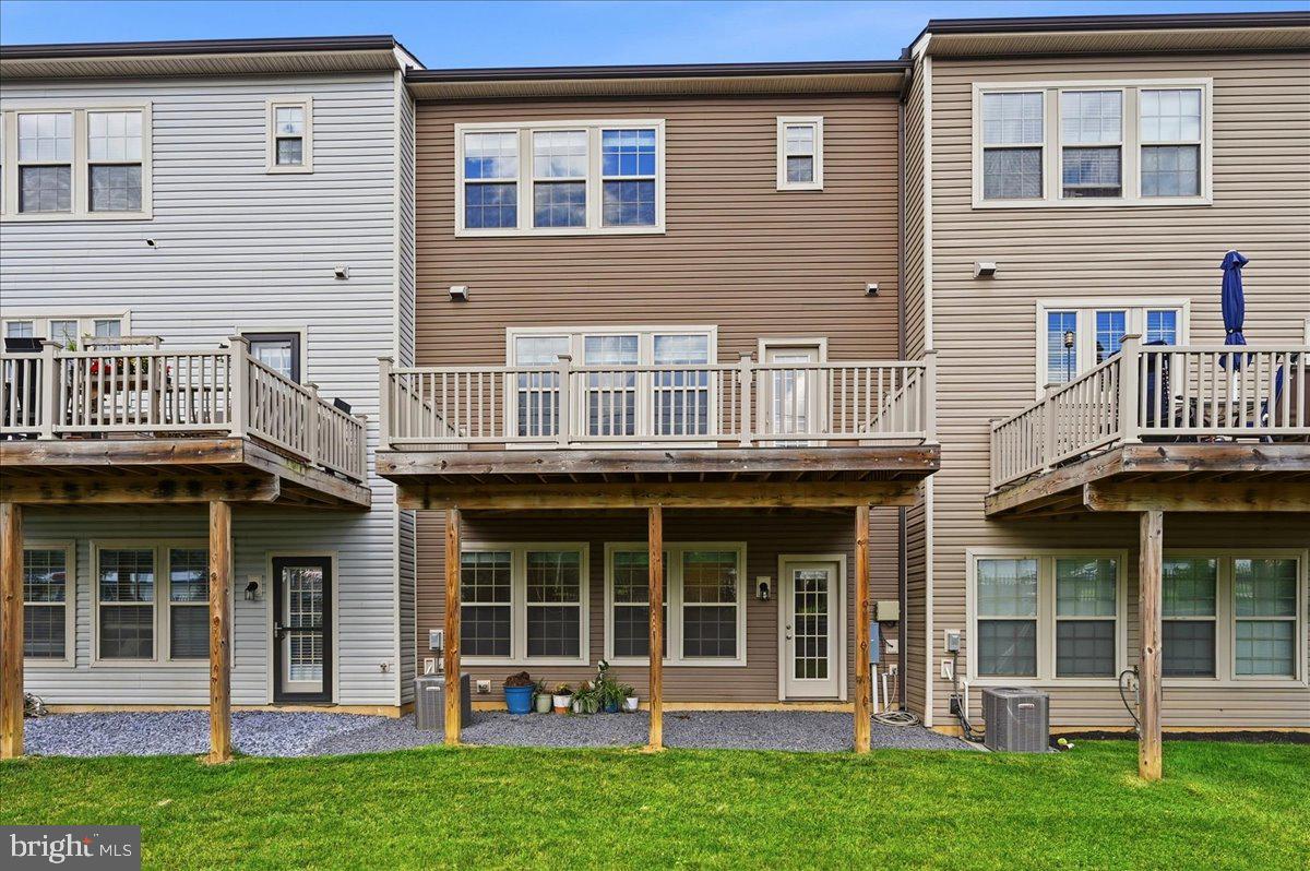 LINDEN HALL - Residential