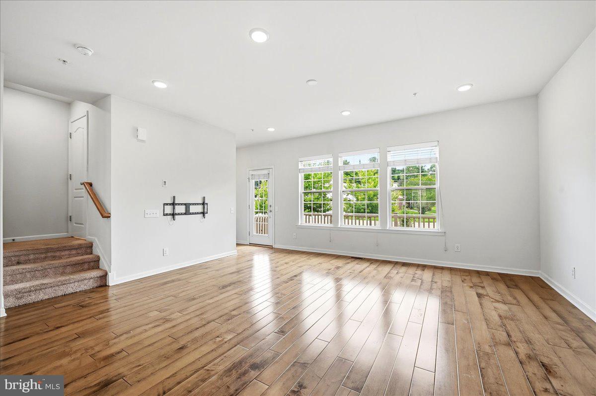 LINDEN HALL - Residential