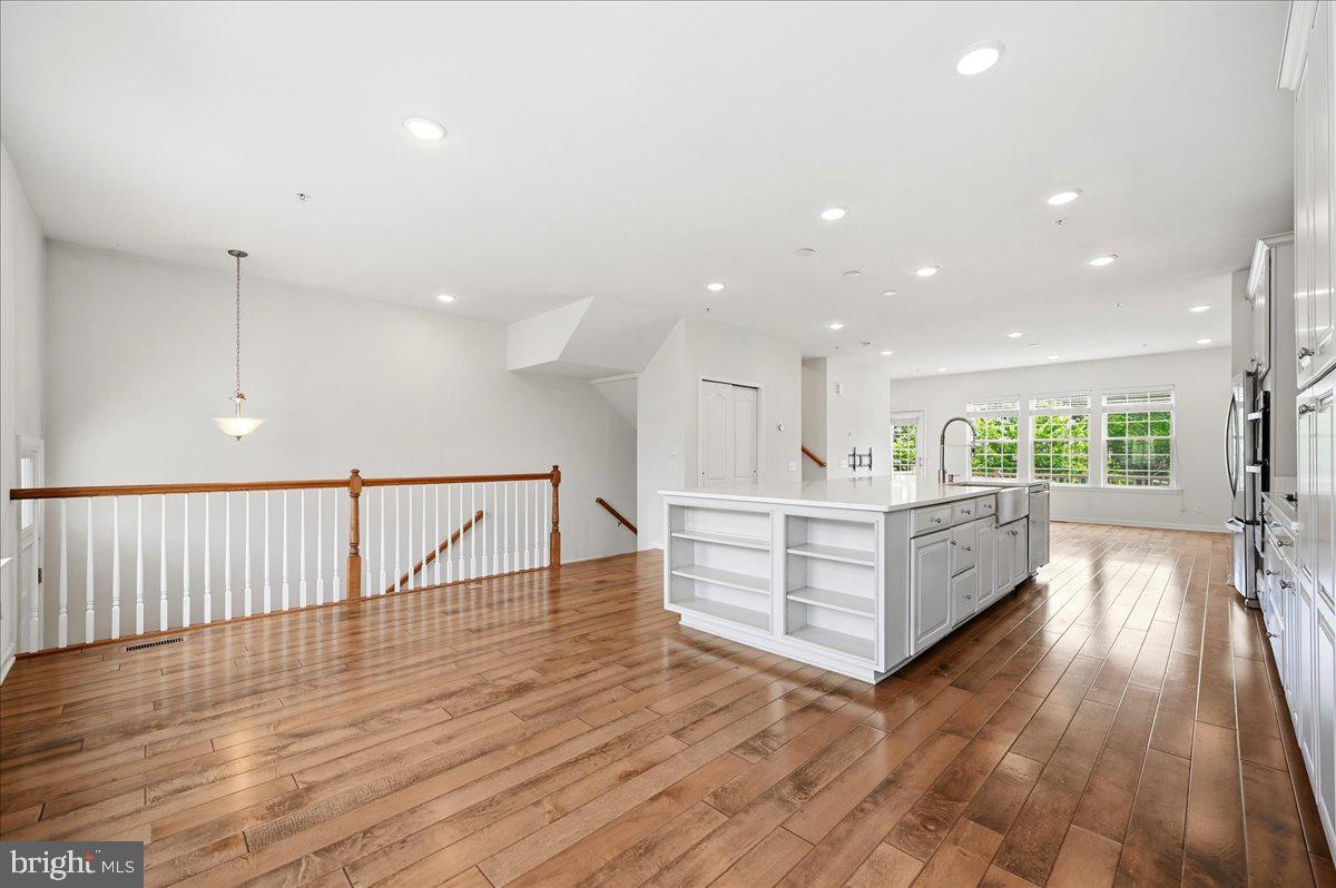 LINDEN HALL - Residential