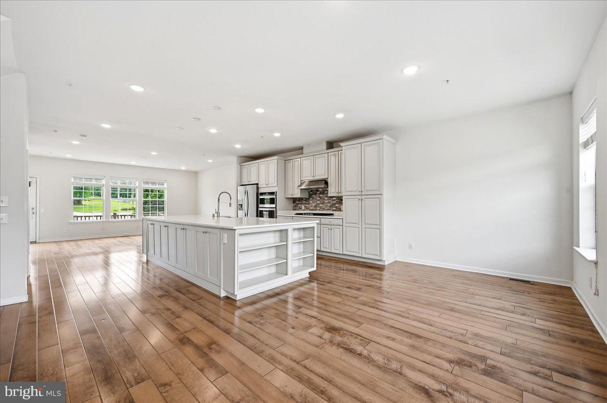 LINDEN HALL - Residential